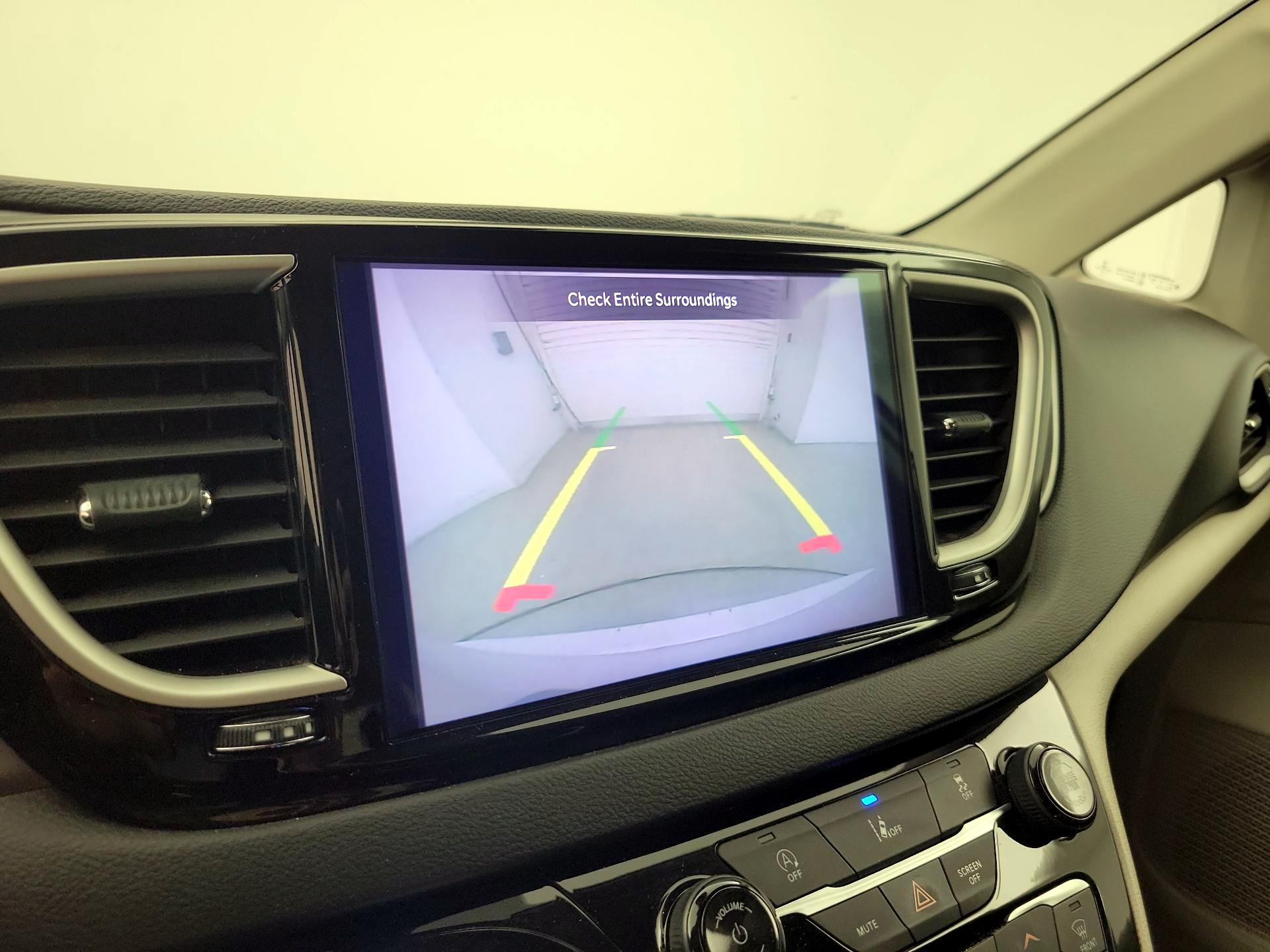 Thumbnail: 2022 Chrysler Pacifica - 14