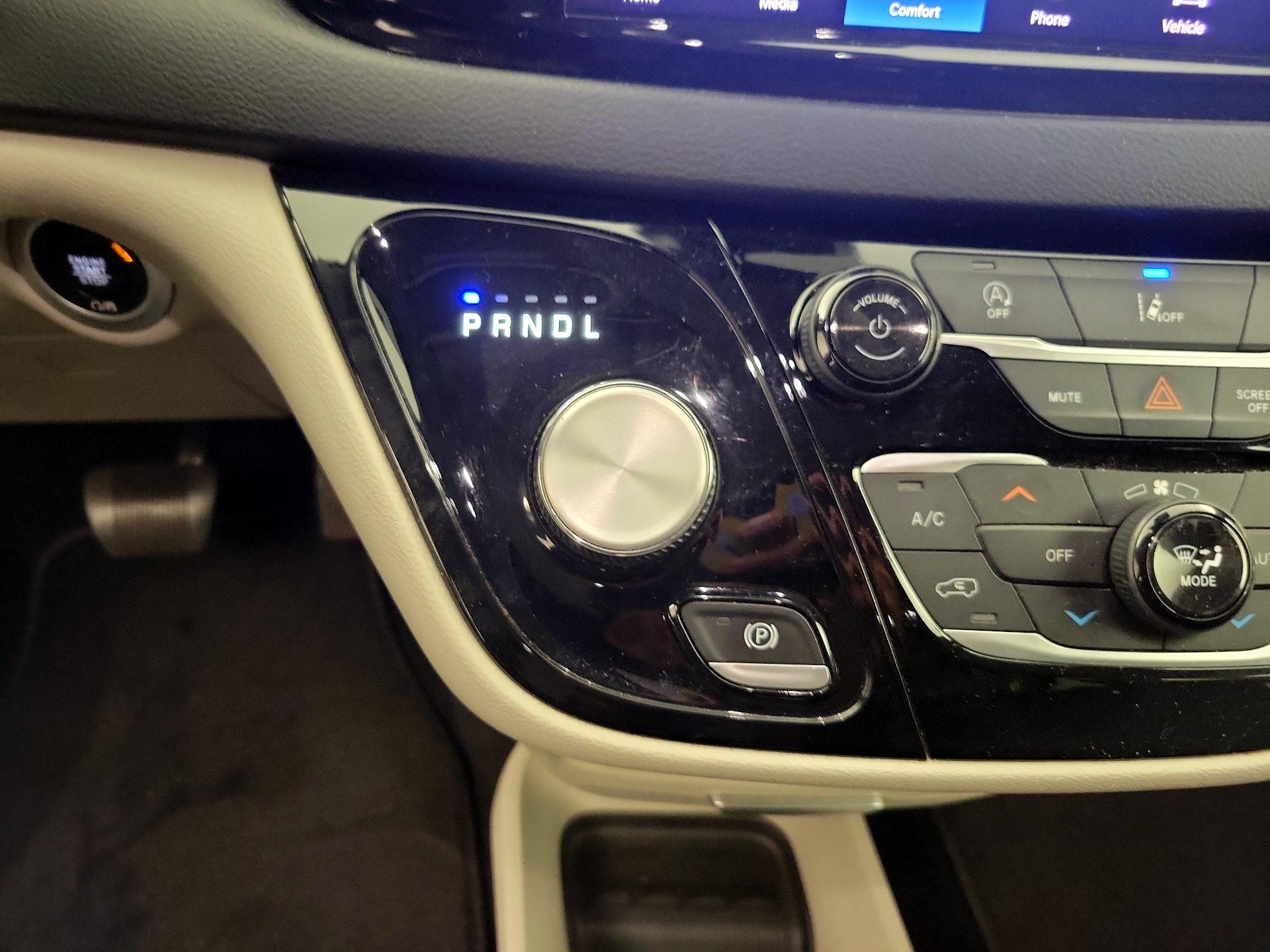 Thumbnail: 2022 Chrysler Pacifica - 17