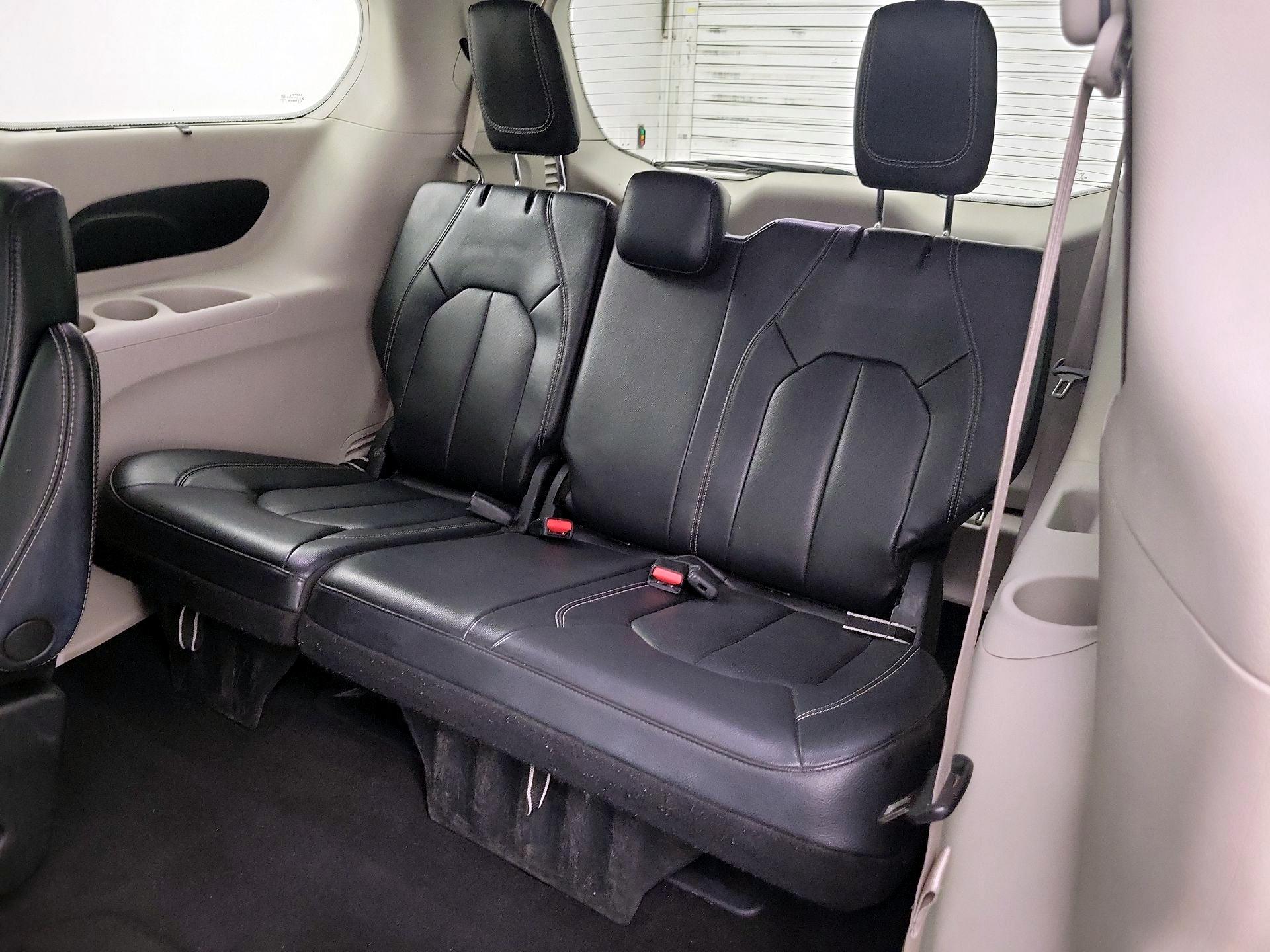 Thumbnail: 2022 Chrysler Pacifica - 20