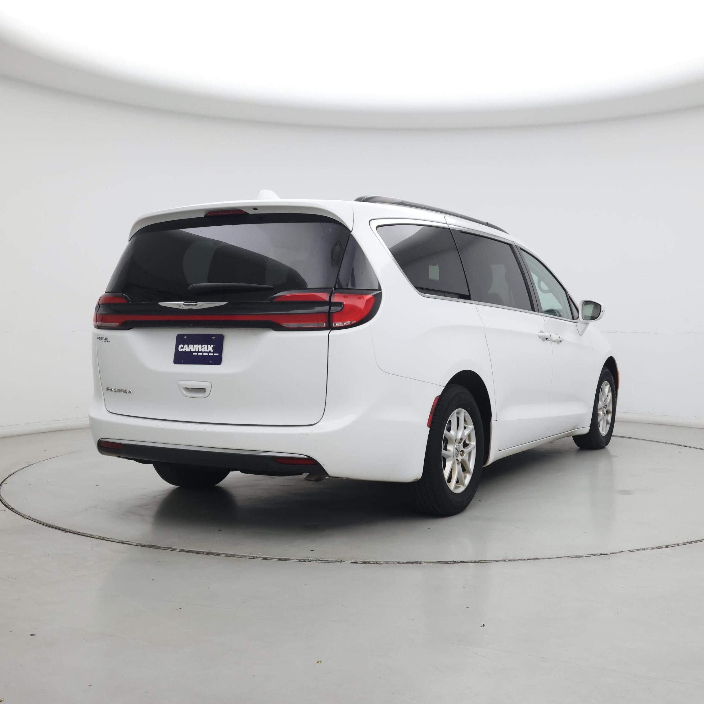 Thumbnail: 2022 Chrysler Pacifica - 8