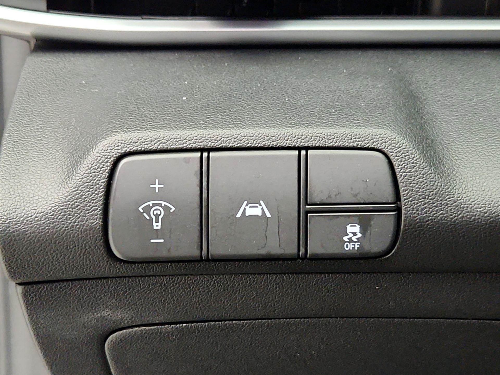 Thumbnail: 2023 Hyundai Elantra - 13