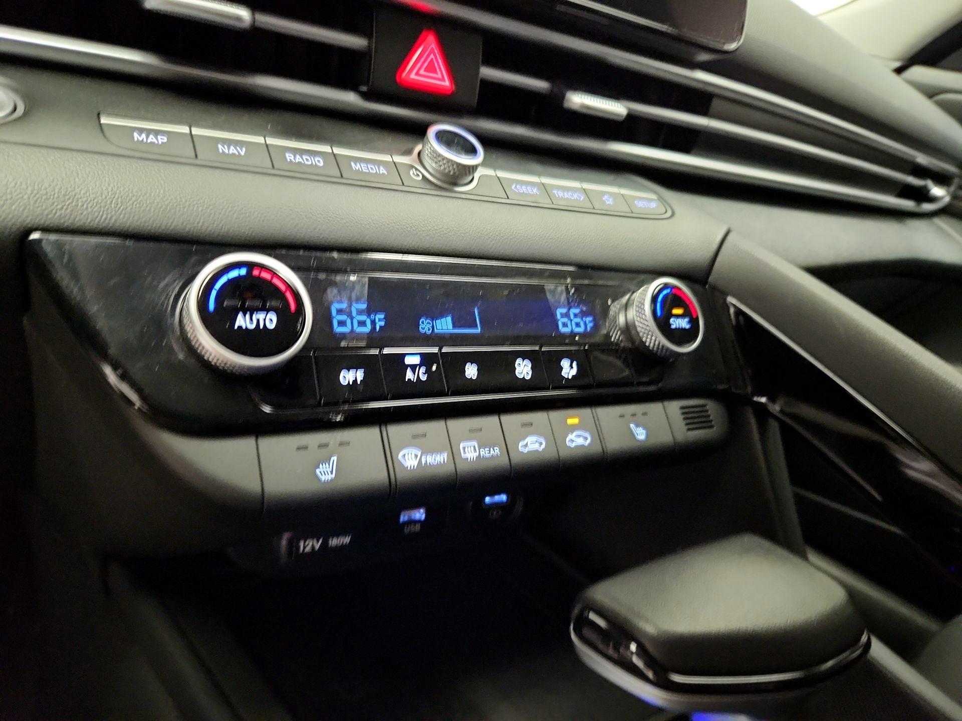 Thumbnail: 2023 Hyundai Elantra - 17