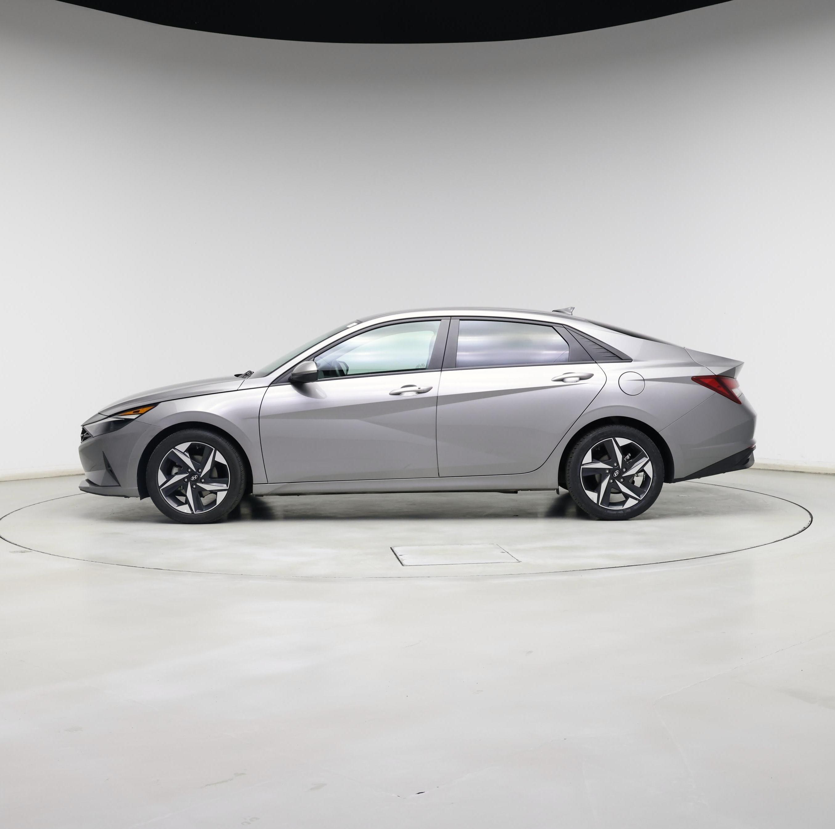 Thumbnail: 2023 Hyundai Elantra - 3