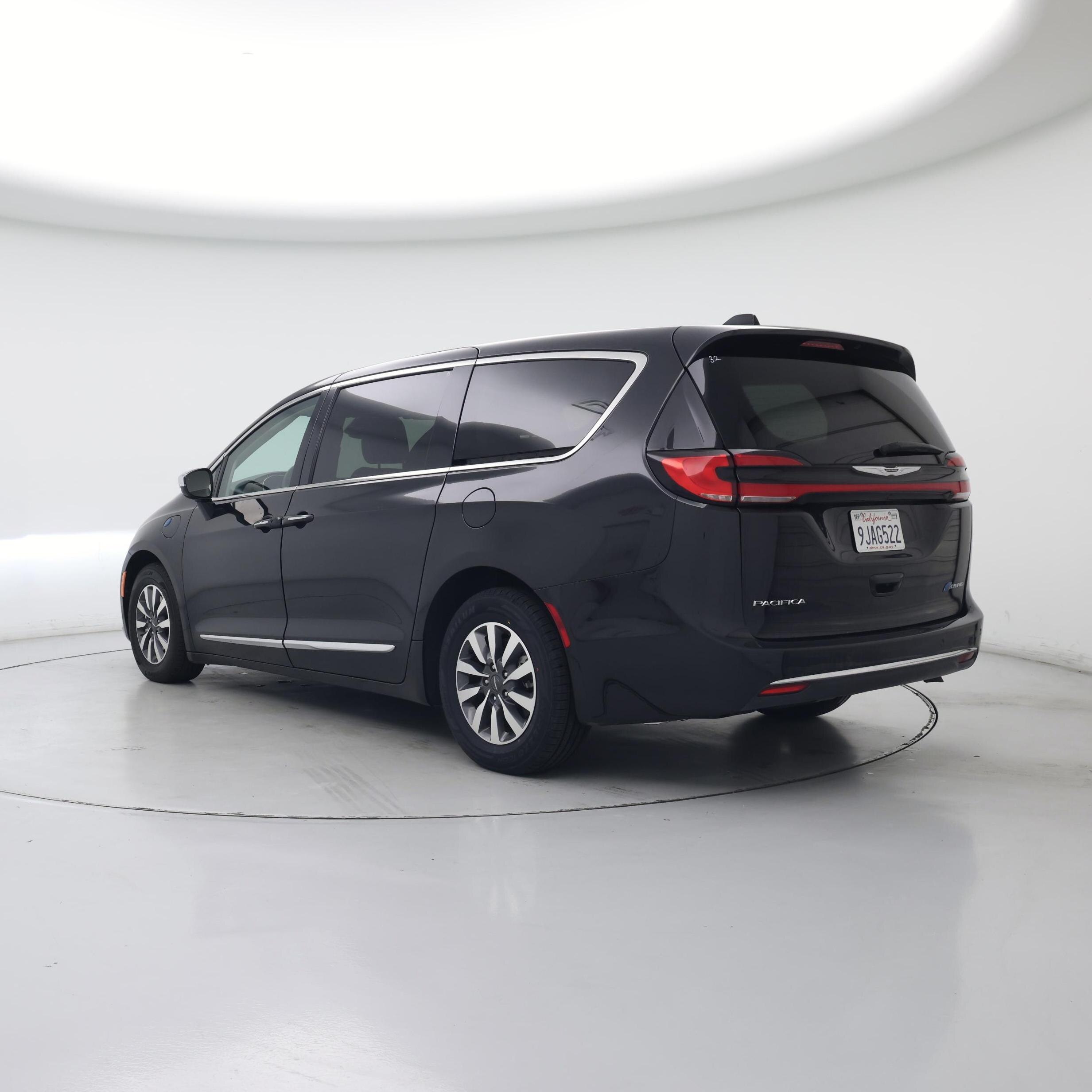 Thumbnail: 2023 Chrysler Pacifica - 2