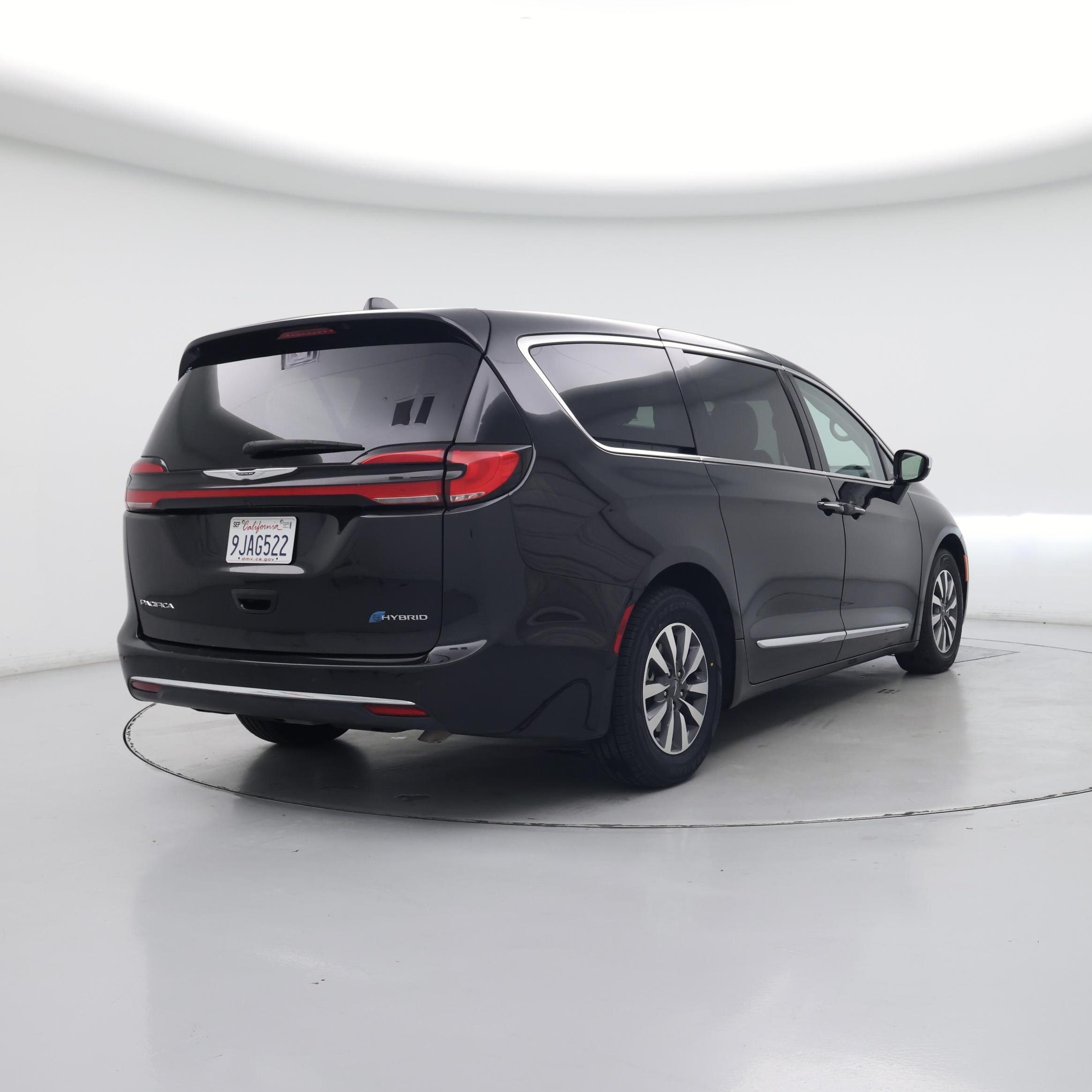 Thumbnail: 2023 Chrysler Pacifica - 8