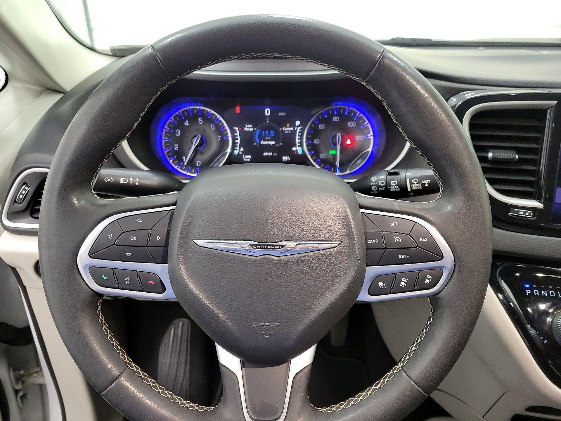 Thumbnail: 2022 Chrysler Pacifica - 10