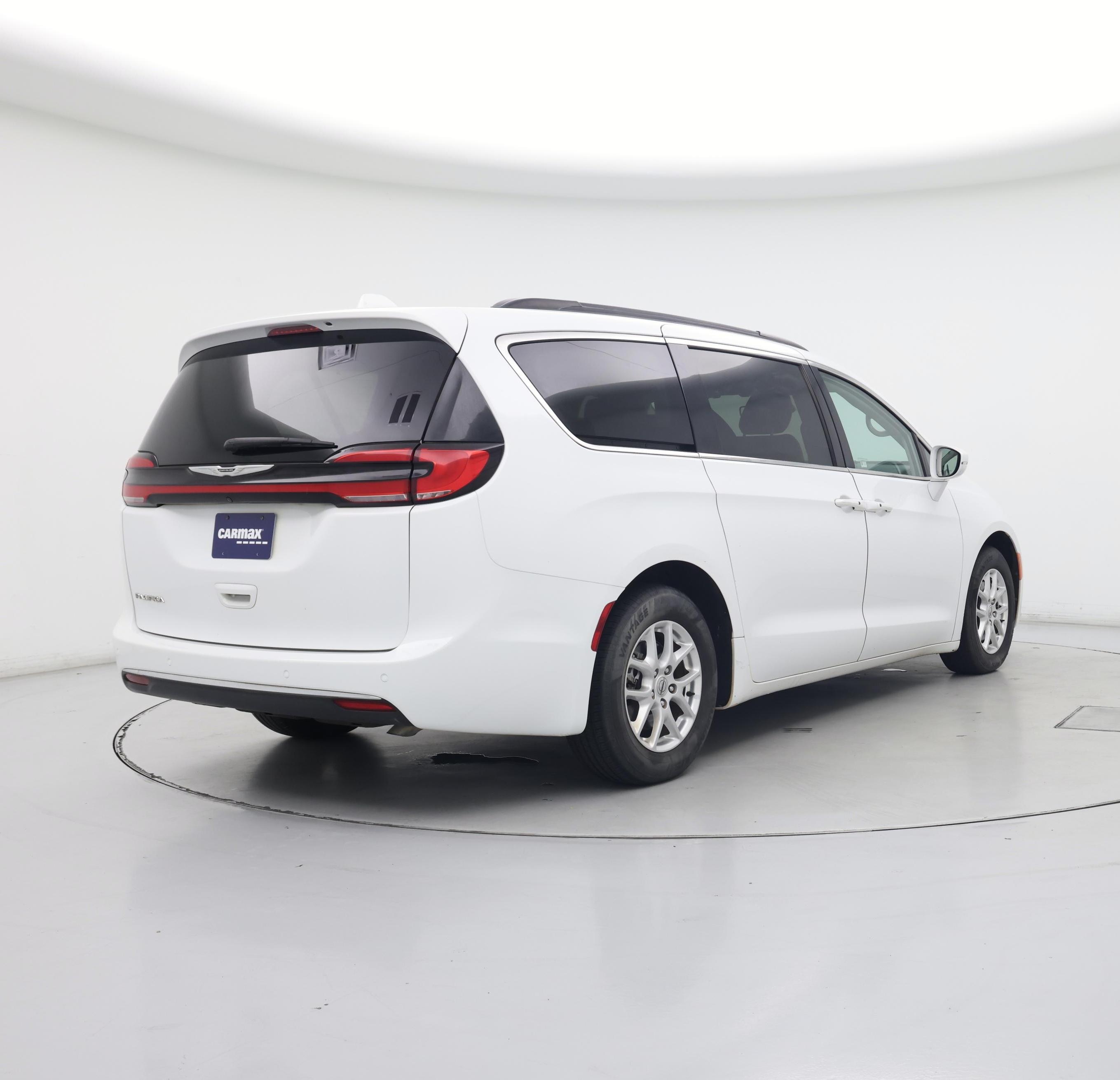 Thumbnail: 2022 Chrysler Pacifica - 8