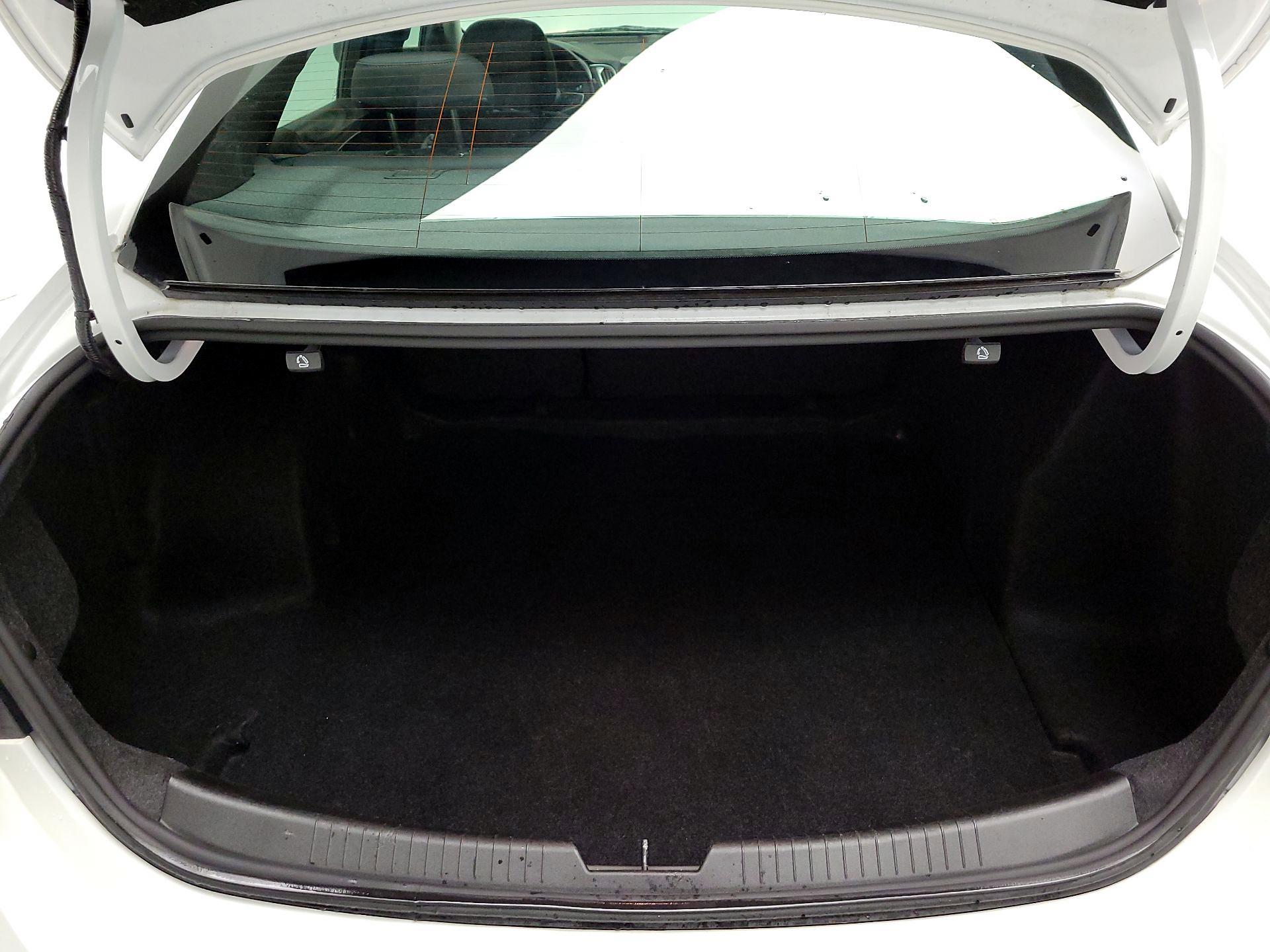 Thumbnail: 2024 Chevrolet Malibu - 19