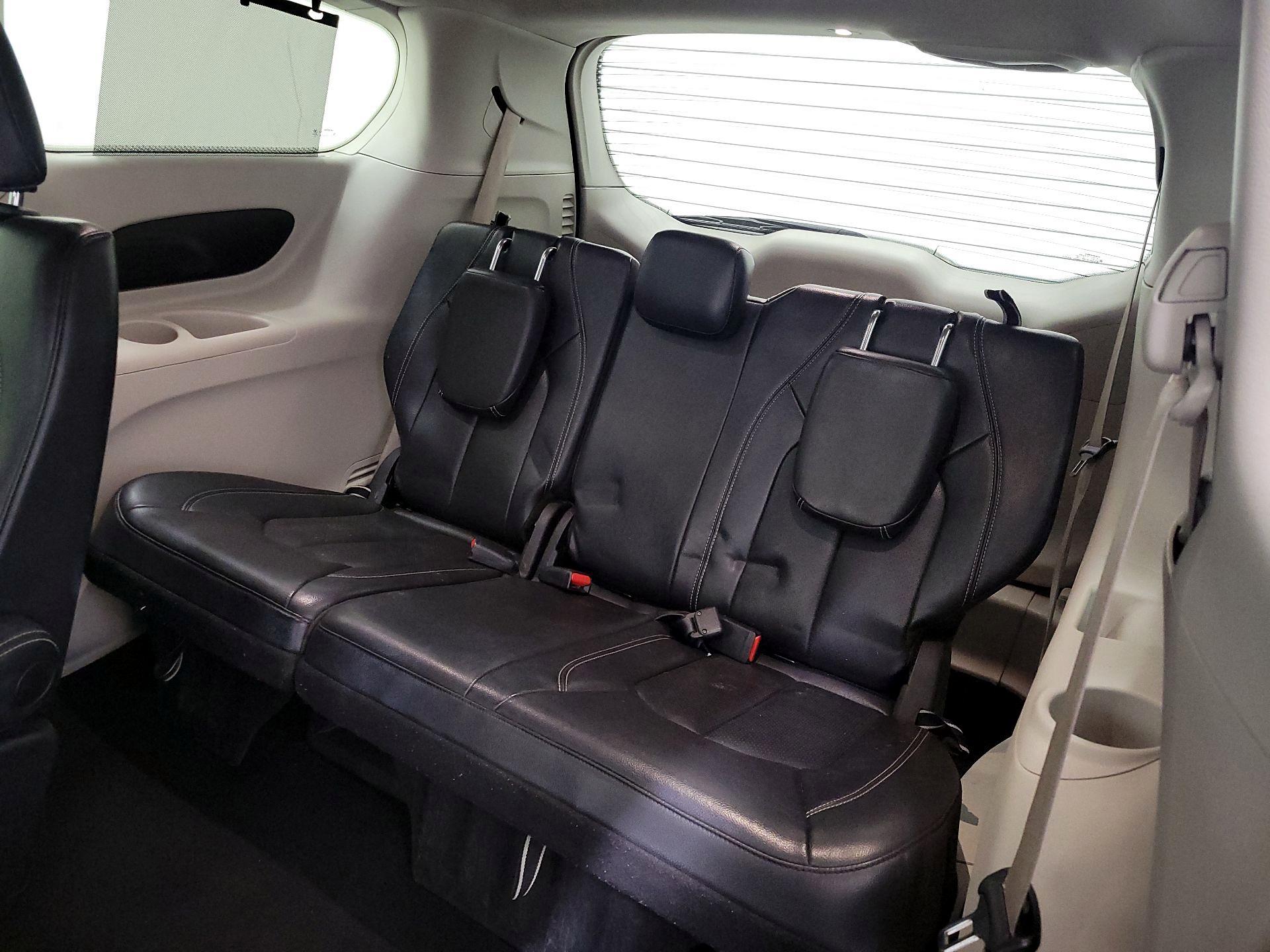 Thumbnail: 2022 Chrysler Pacifica - 20