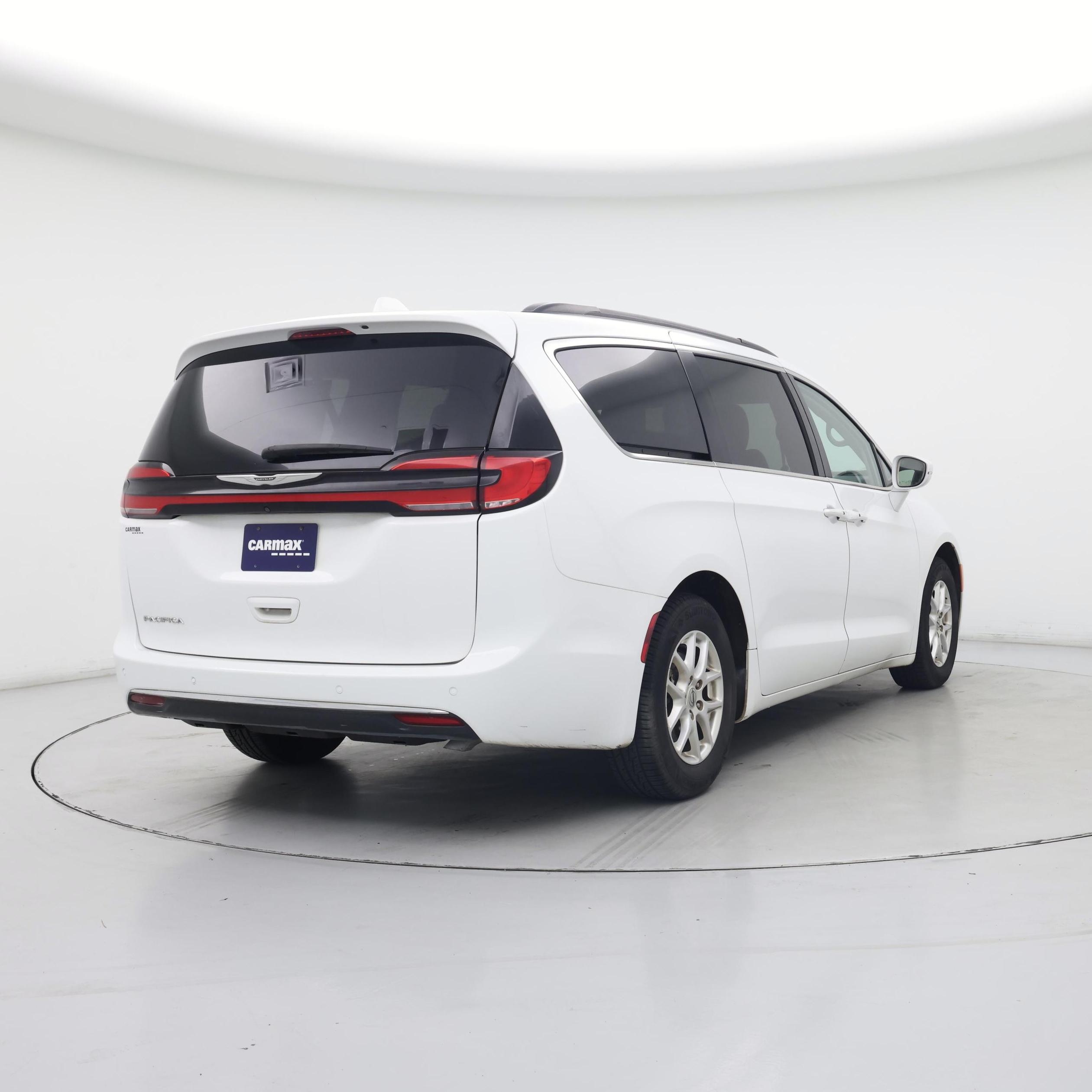Thumbnail: 2022 Chrysler Pacifica - 8