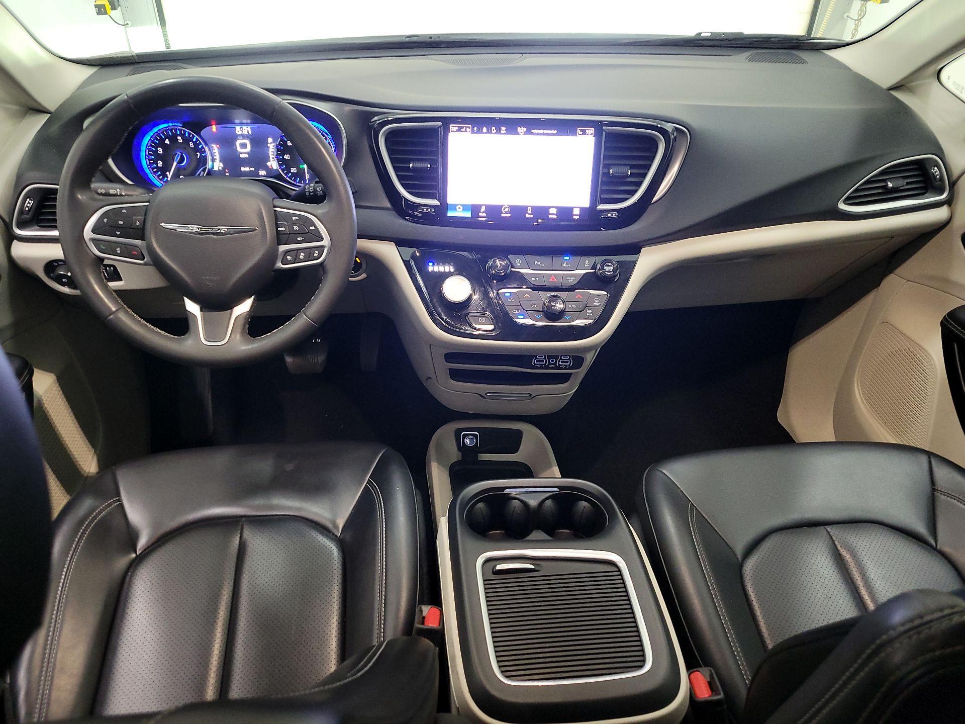 Thumbnail: 2023 Chrysler Pacifica - 9