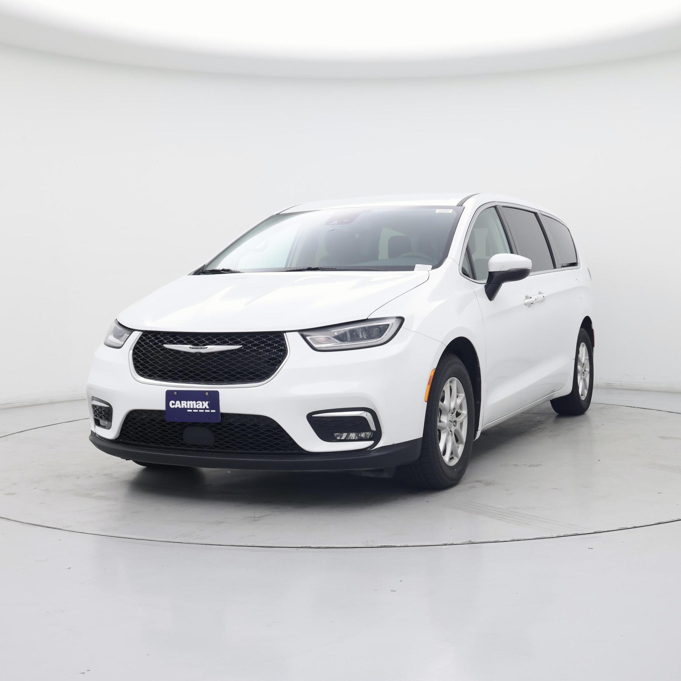 Thumbnail: 2023 Chrysler Pacifica - 4