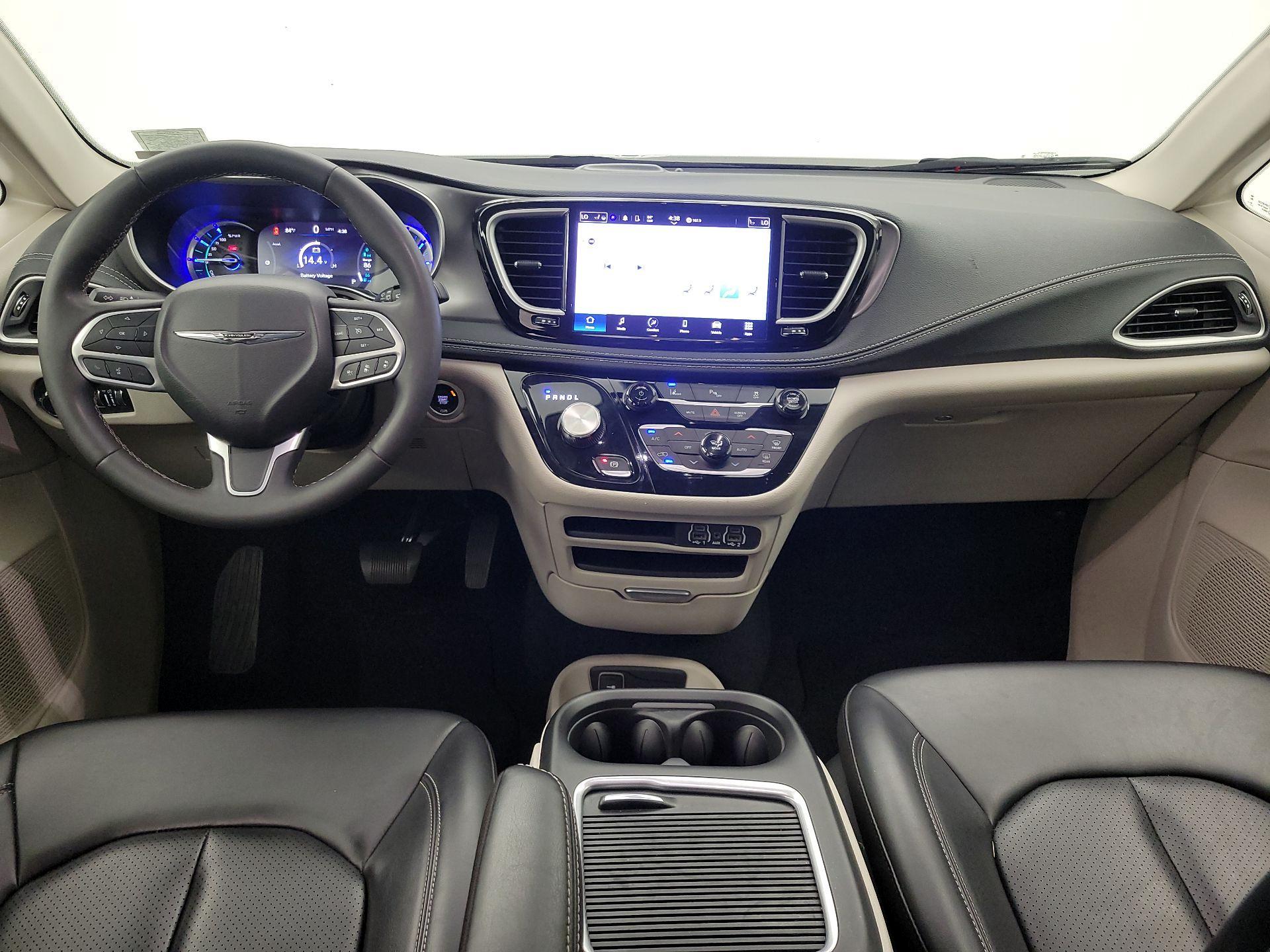 Thumbnail: 2023 Chrysler Pacifica - 9