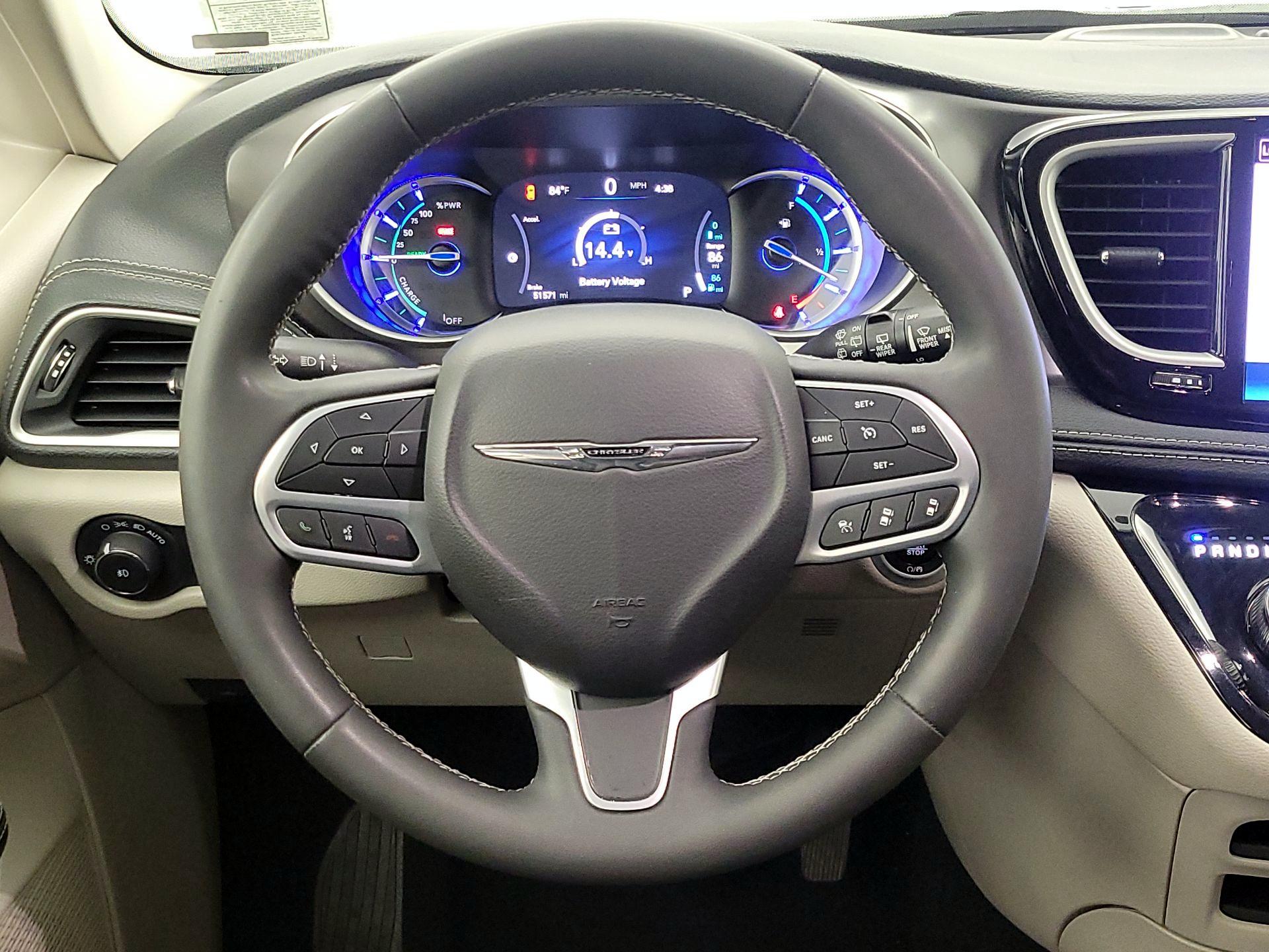 Thumbnail: 2023 Chrysler Pacifica - 10