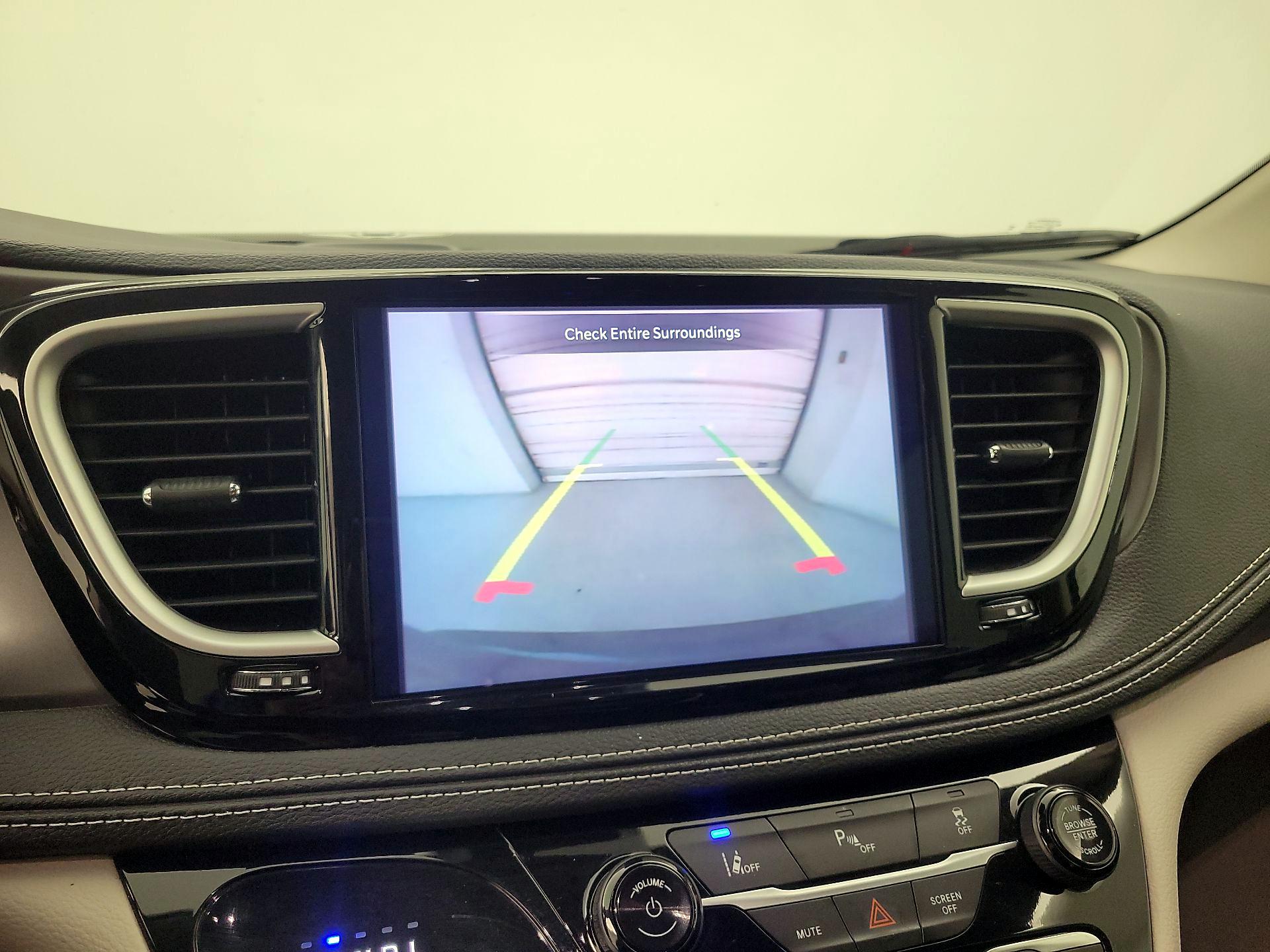 Thumbnail: 2023 Chrysler Pacifica - 14