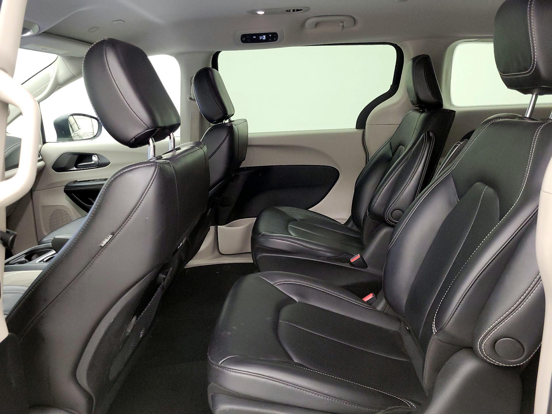 Thumbnail: 2023 Chrysler Pacifica - 19