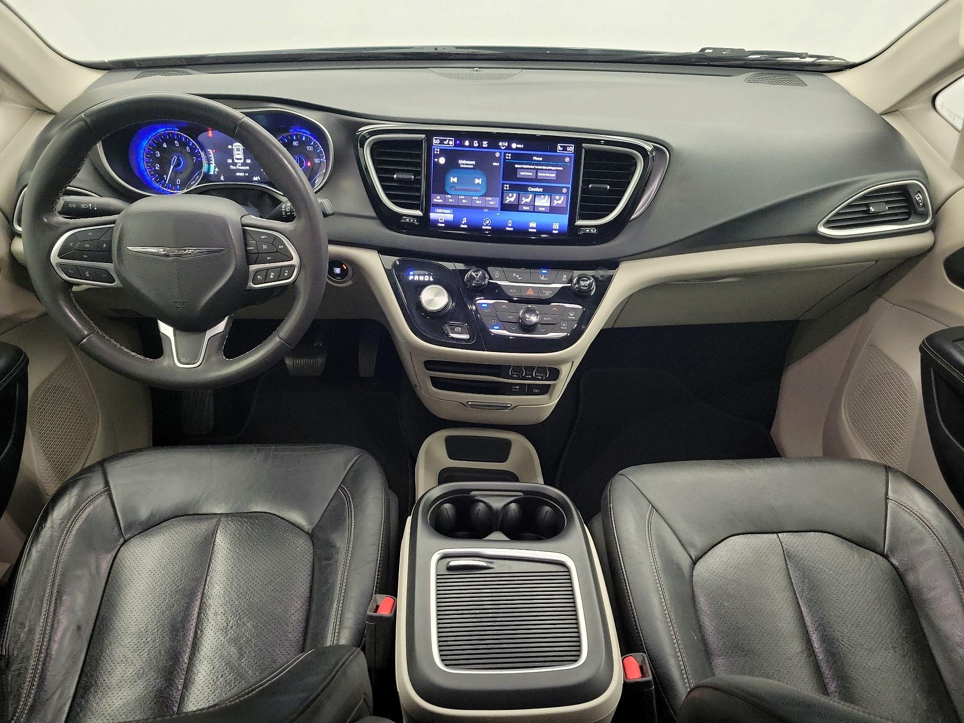 Thumbnail: 2022 Chrysler Pacifica - 9