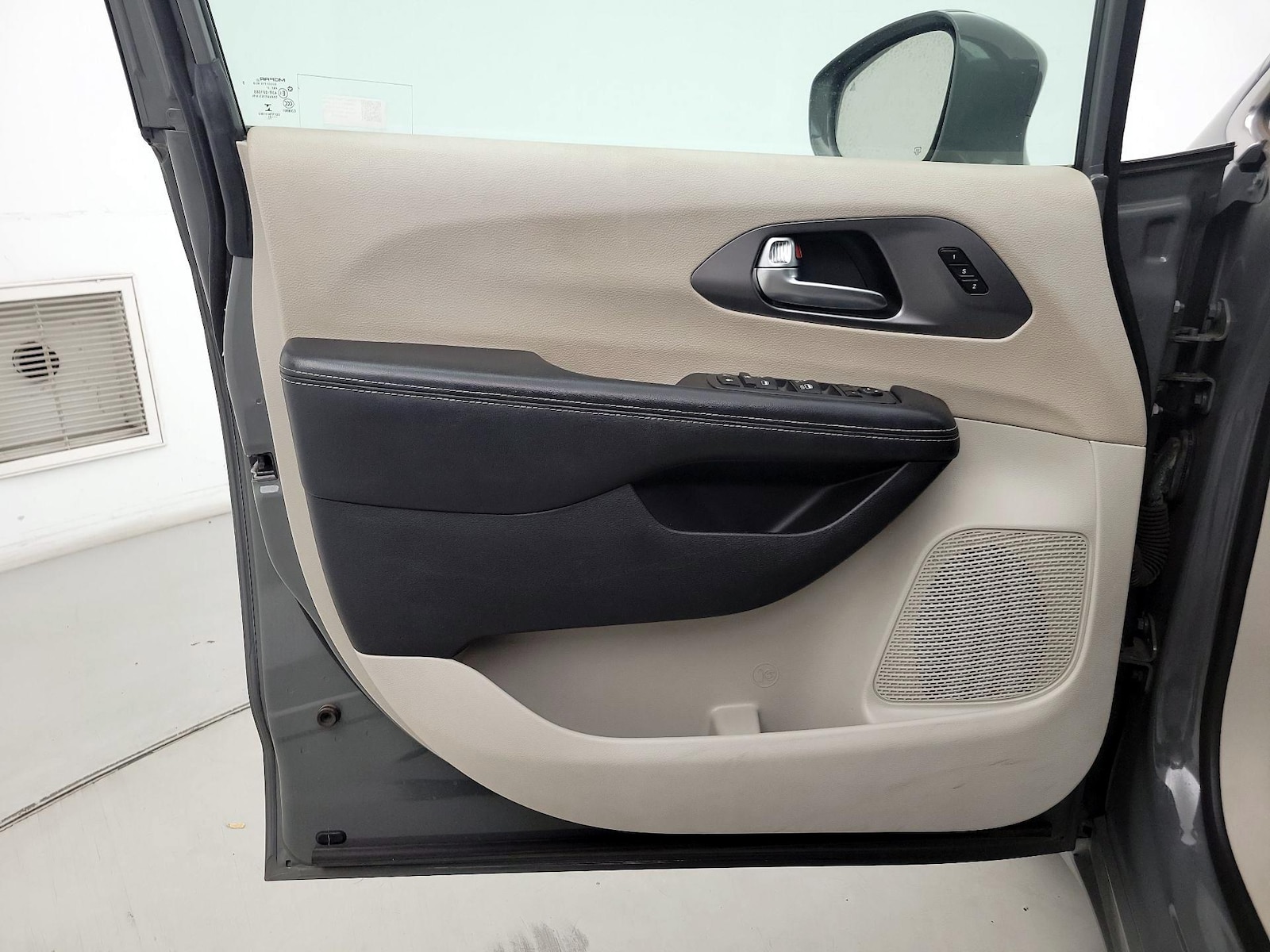 2022 Chrysler Pacifica Touring L - Photo 13