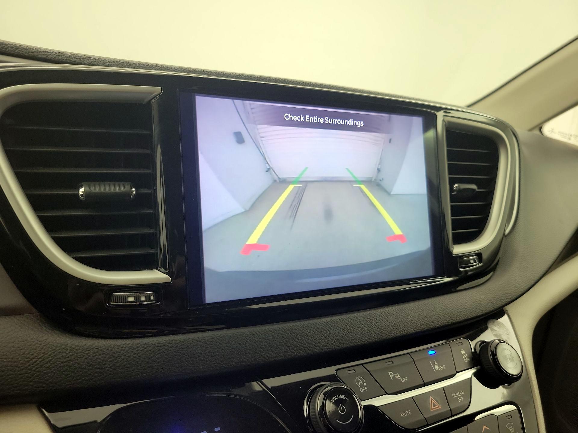 Thumbnail: 2022 Chrysler Pacifica - 14