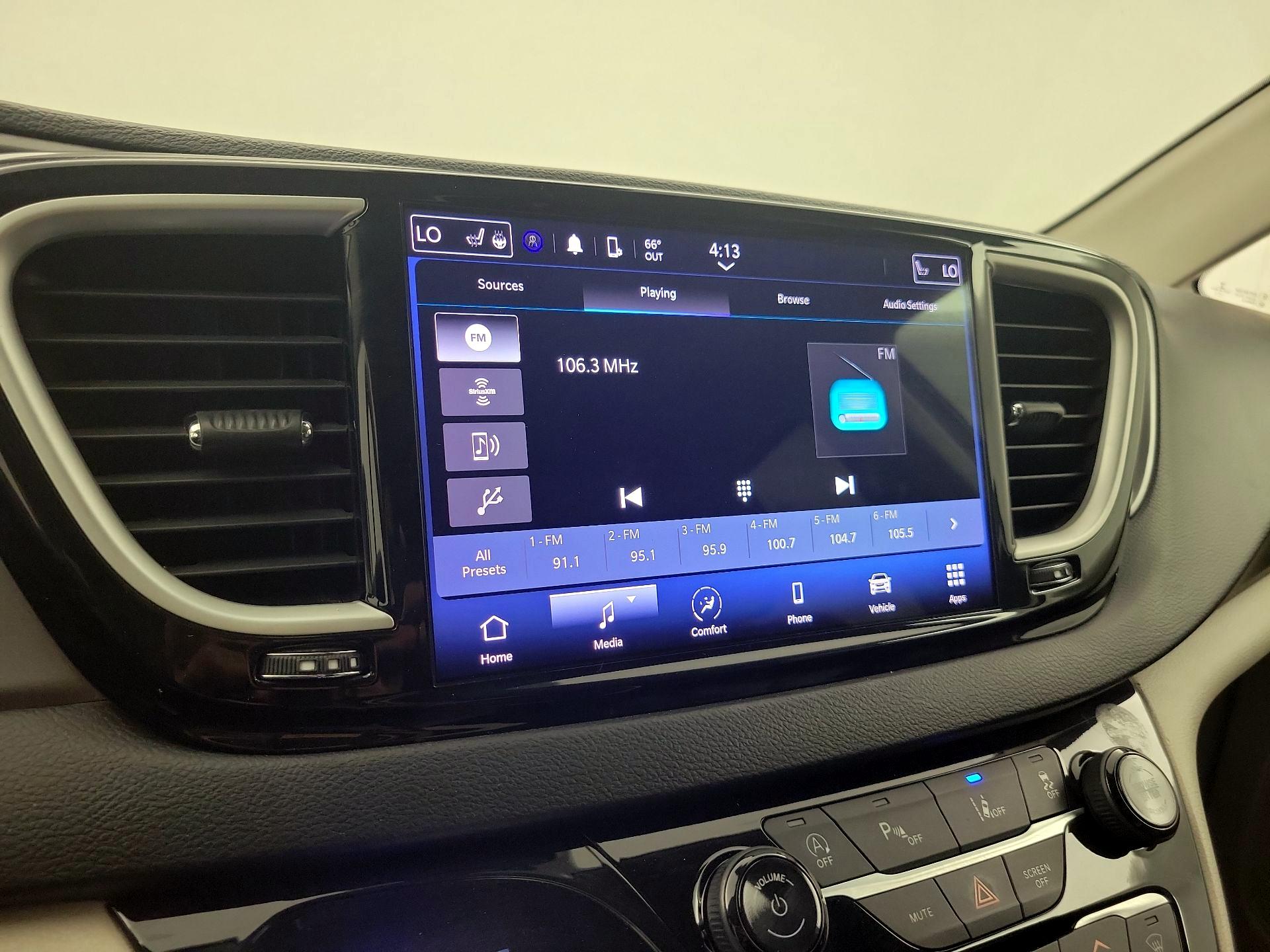 Thumbnail: 2022 Chrysler Pacifica - 15