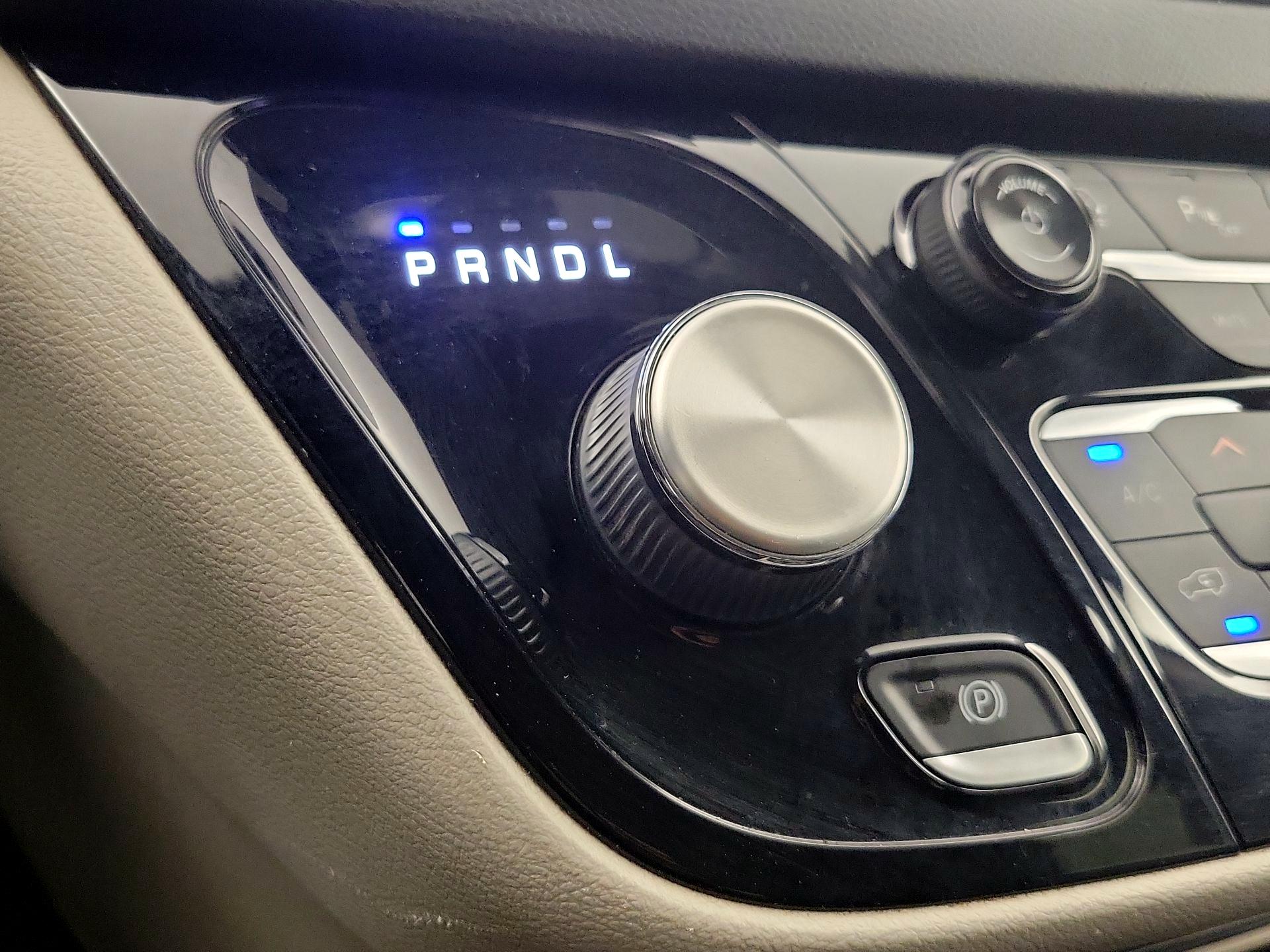 Thumbnail: 2022 Chrysler Pacifica - 17