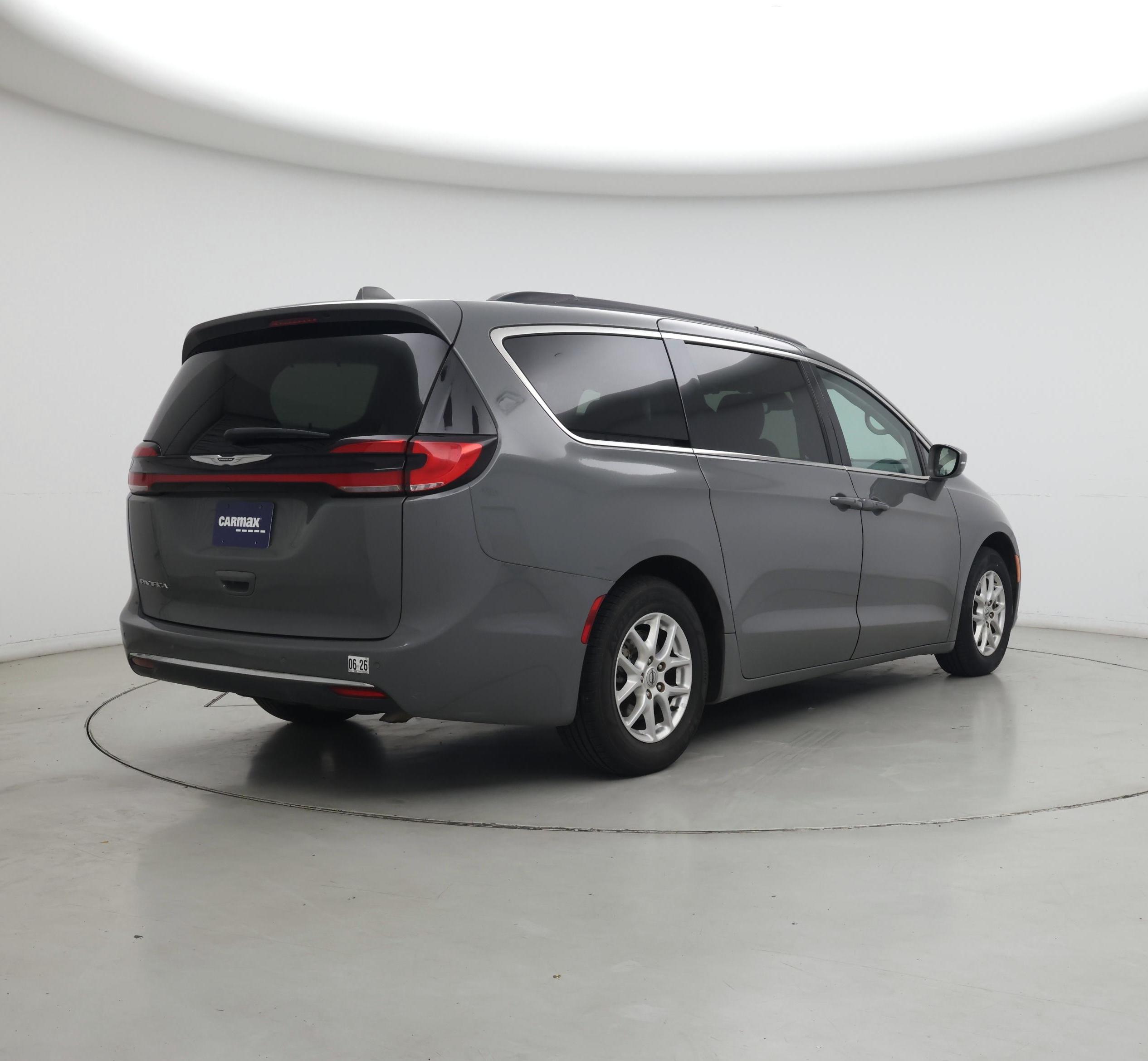Thumbnail: 2022 Chrysler Pacifica - 8