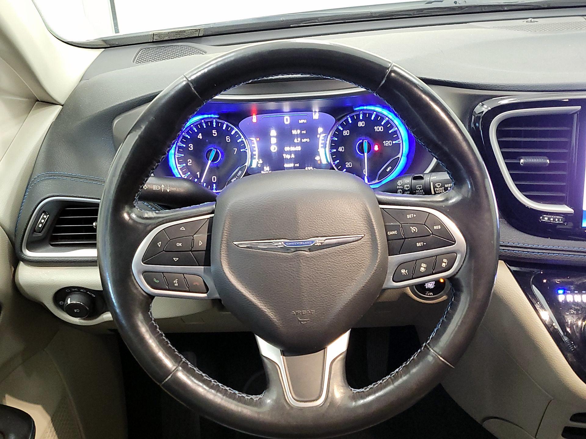 Thumbnail: 2021 Chrysler Pacifica - 10