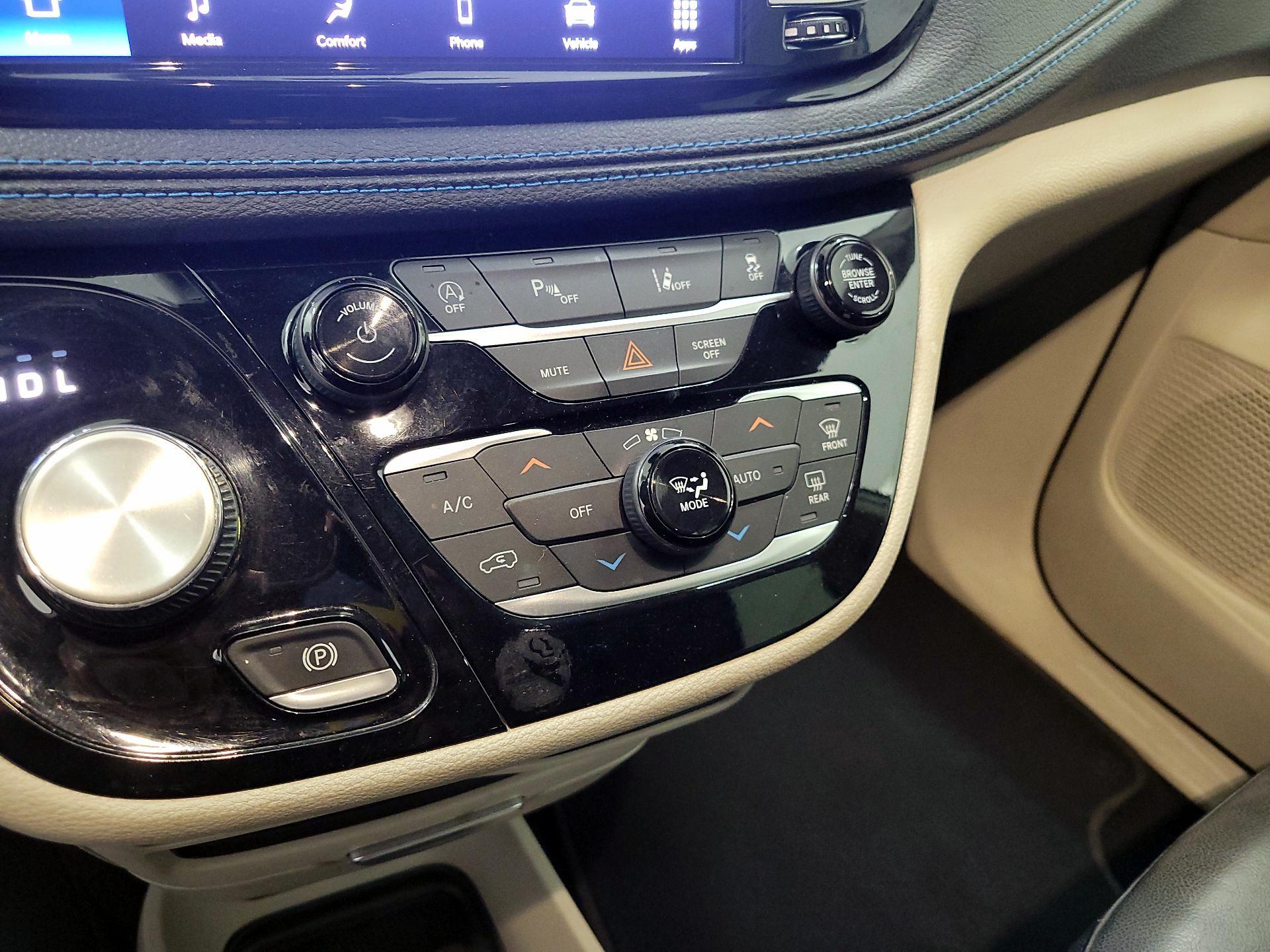 Thumbnail: 2021 Chrysler Pacifica - 16