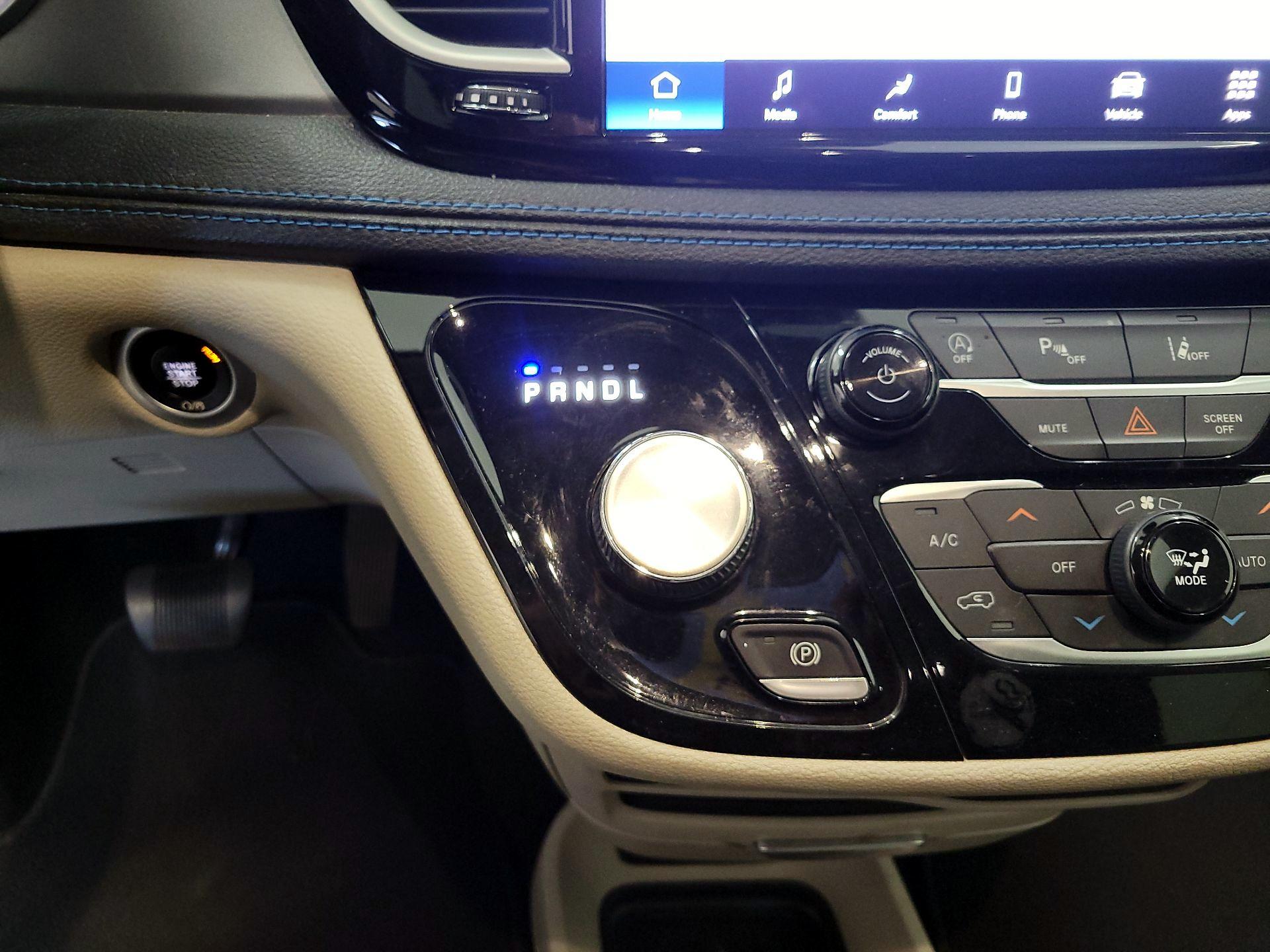 Thumbnail: 2021 Chrysler Pacifica - 17