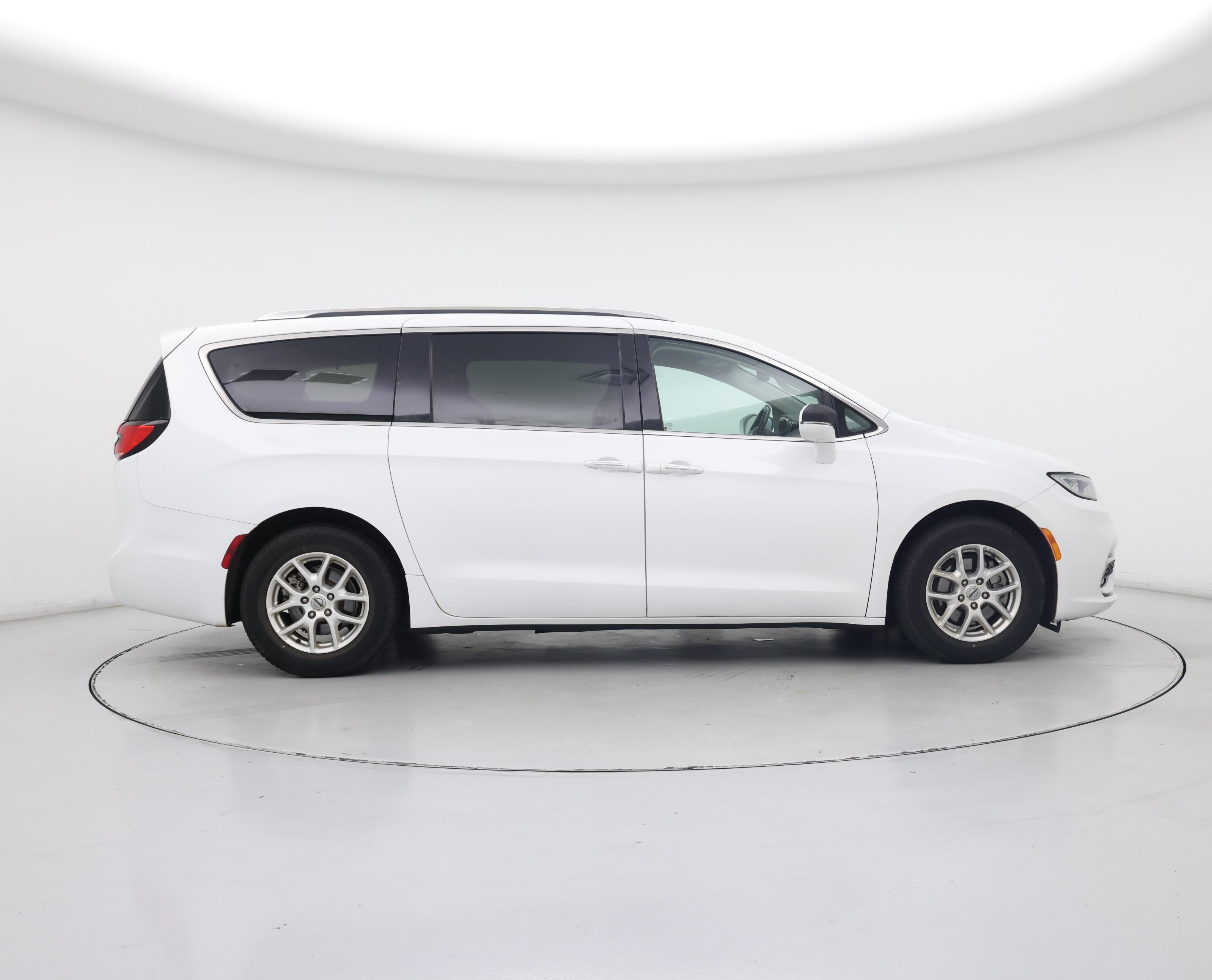 Thumbnail: 2021 Chrysler Pacifica - 7