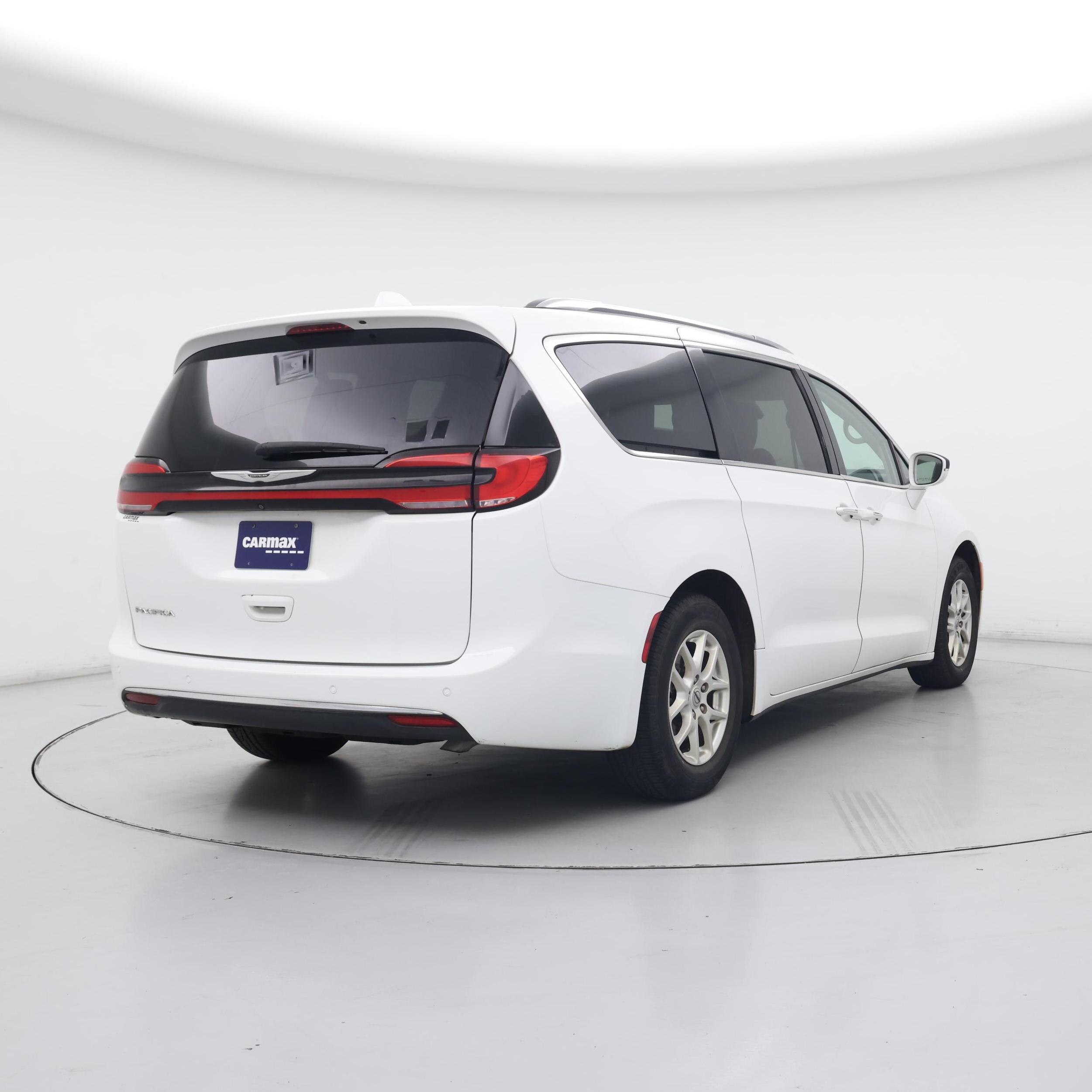 Thumbnail: 2021 Chrysler Pacifica - 8
