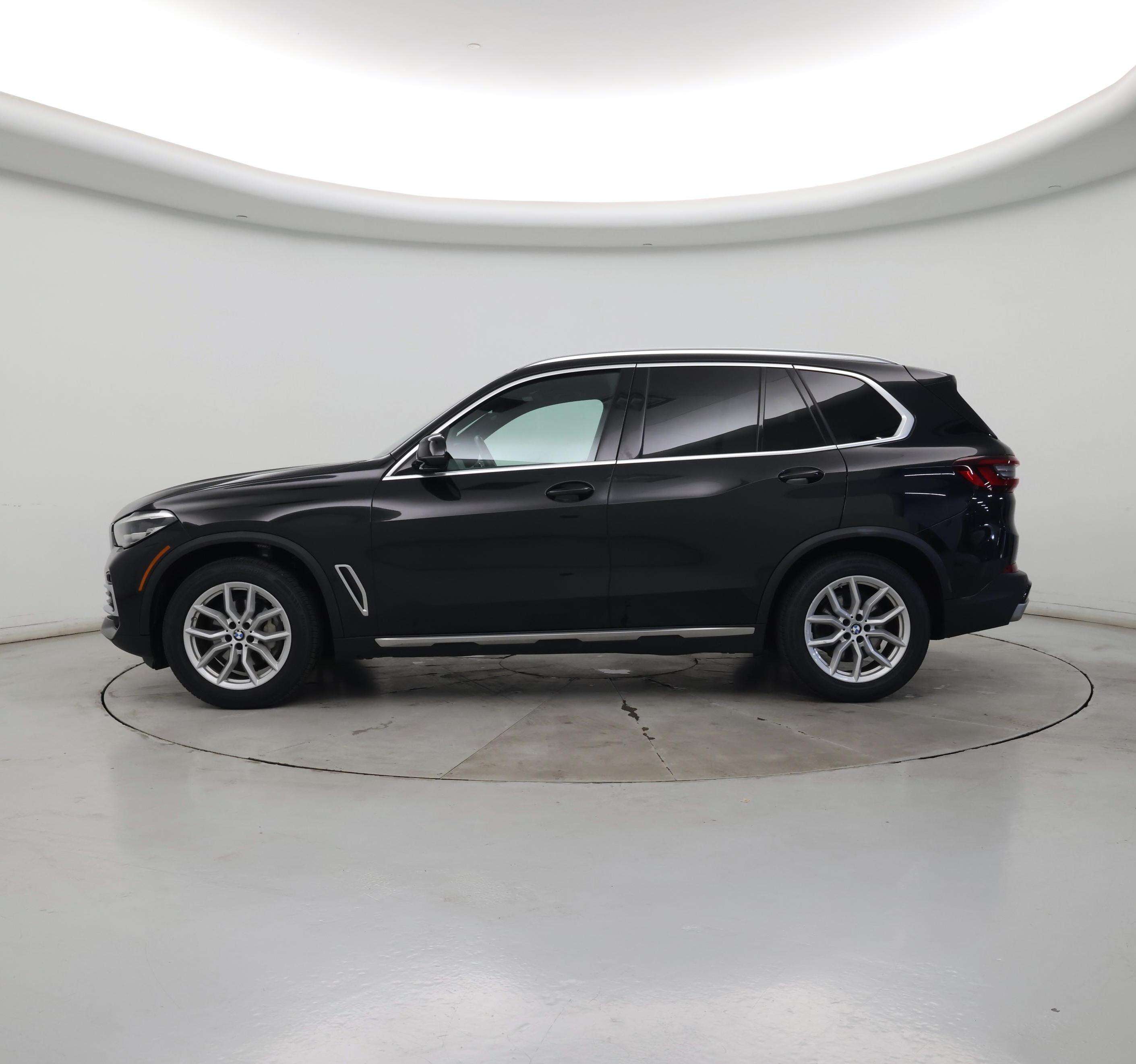 Thumbnail: 2023 BMW X5 - 3