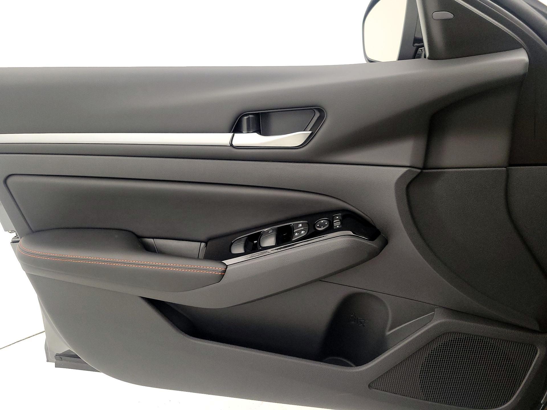 Thumbnail: 2025 Nissan Altima - 12