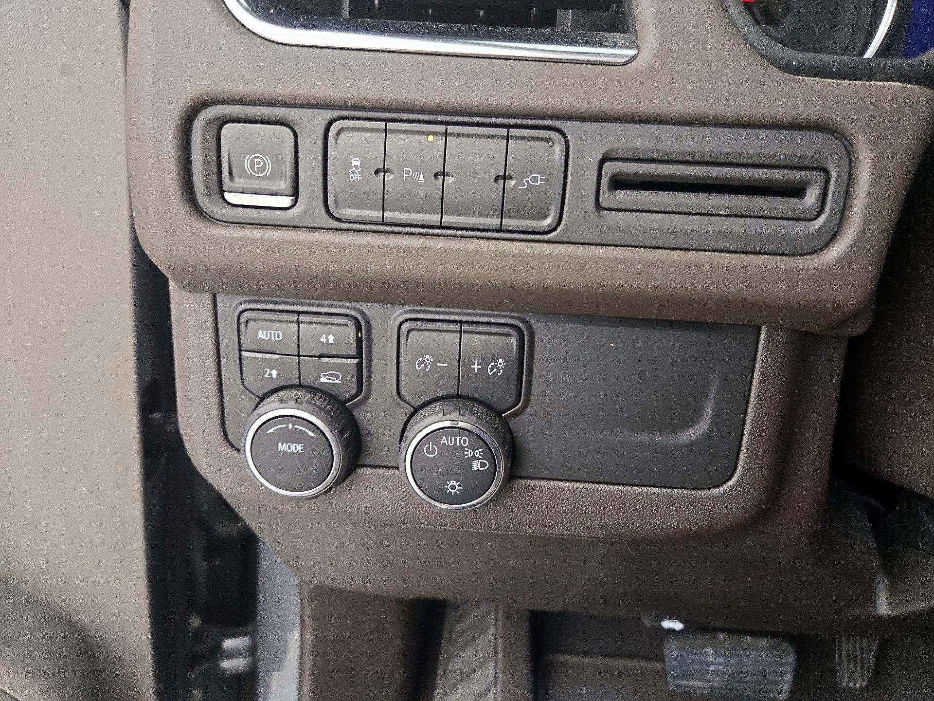 Thumbnail: 2021 Chevrolet Suburban - 13