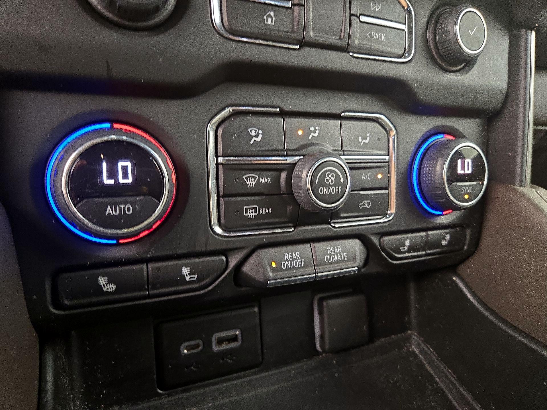 Thumbnail: 2021 Chevrolet Suburban - 16