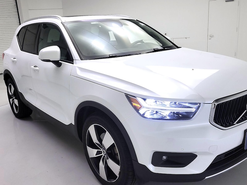 2021 Volvo XC40 T5 Momentum