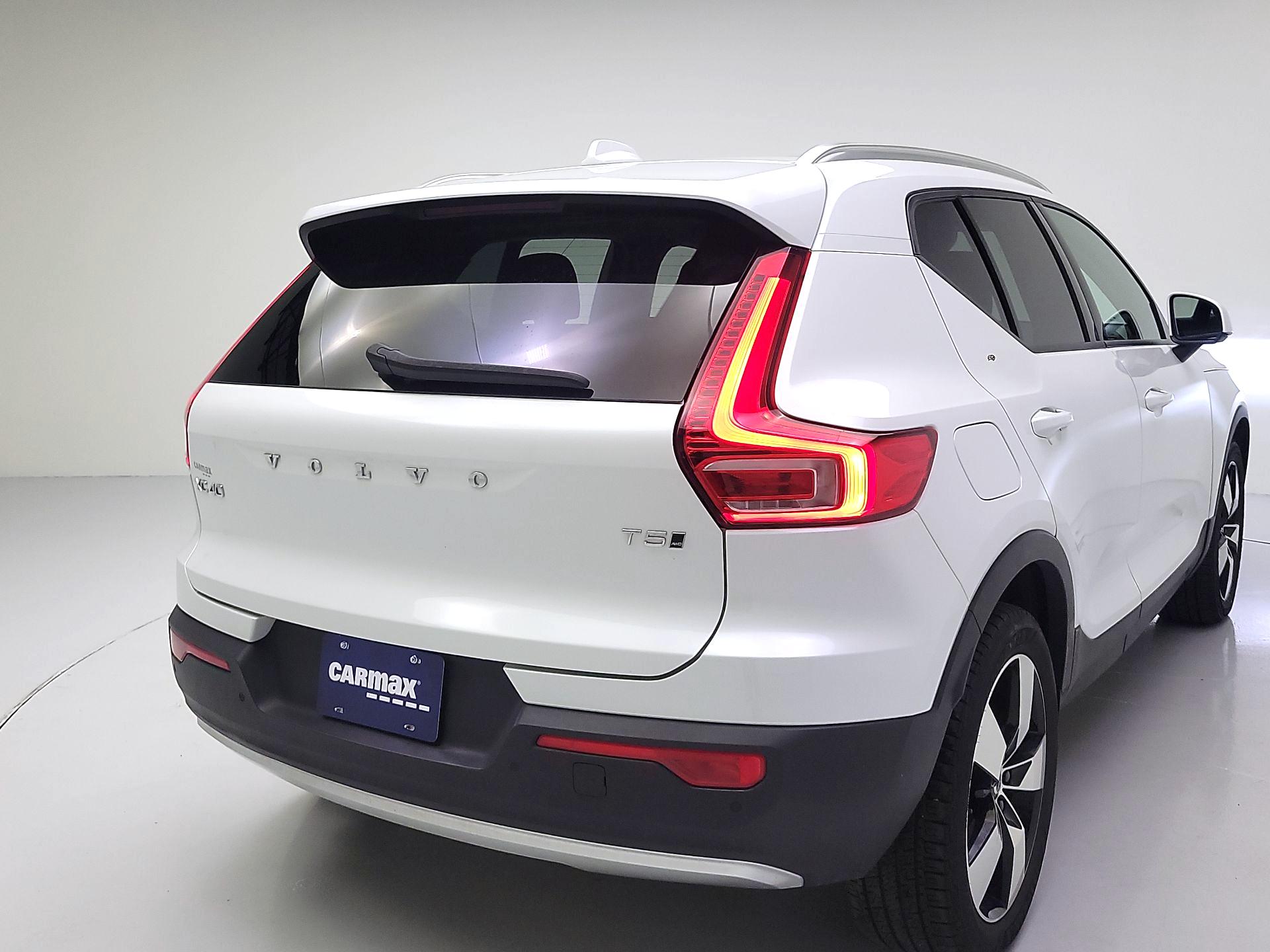 Thumbnail: 2021 Volvo XC40 - 5