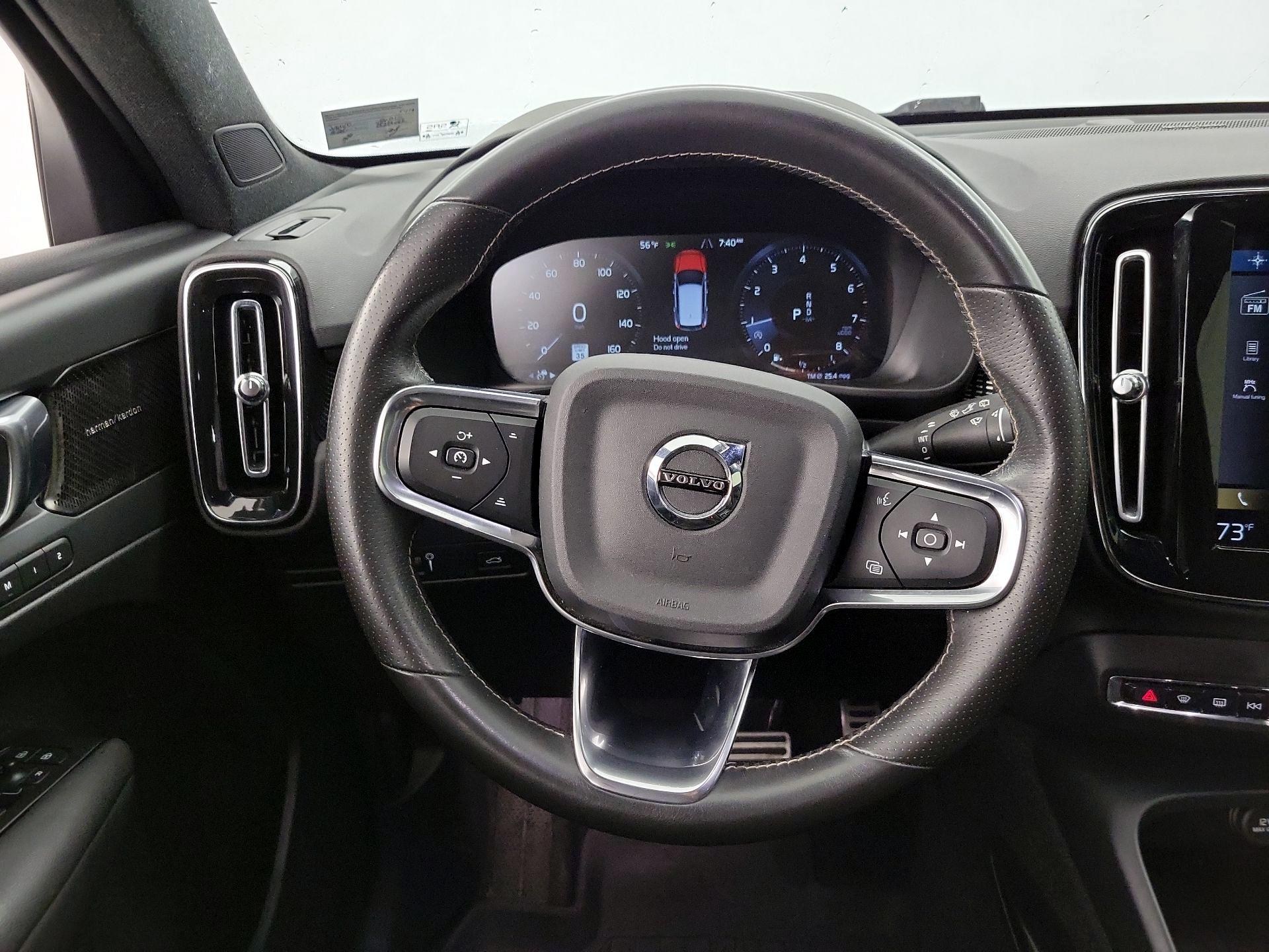 Thumbnail: 2021 Volvo XC40 - 10