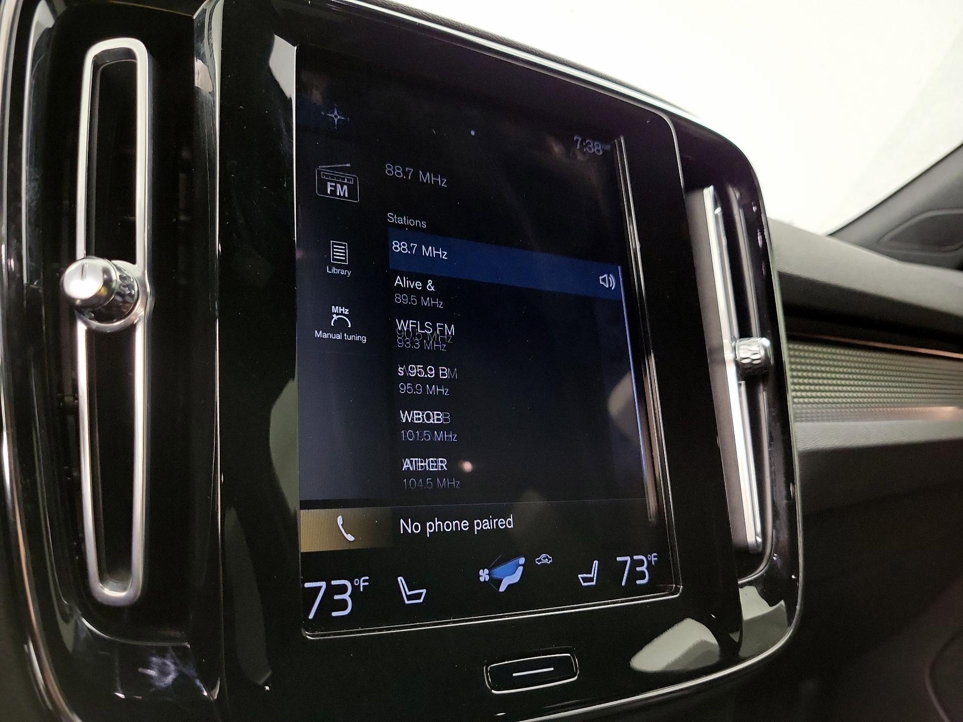 Thumbnail: 2021 Volvo XC40 - 16