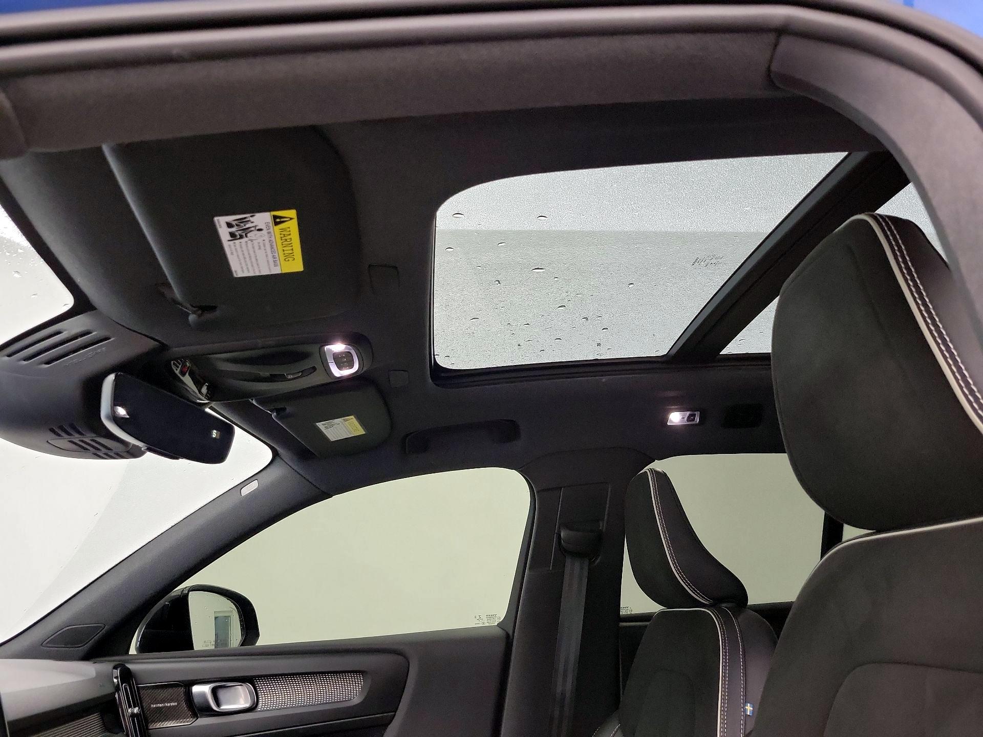 Thumbnail: 2021 Volvo XC40 - 20