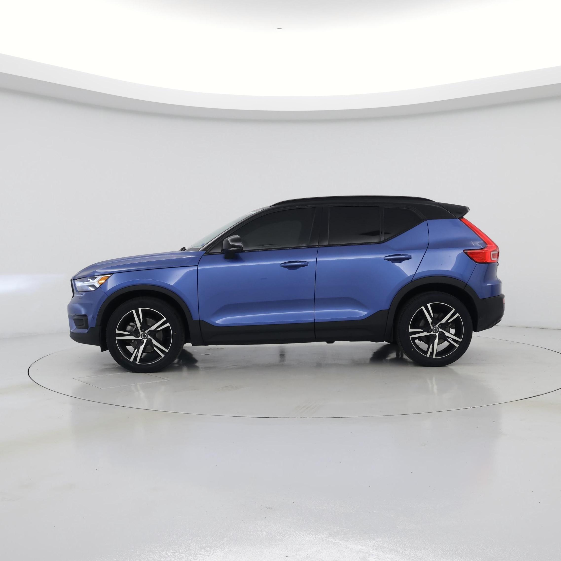 Thumbnail: 2021 Volvo XC40 - 3