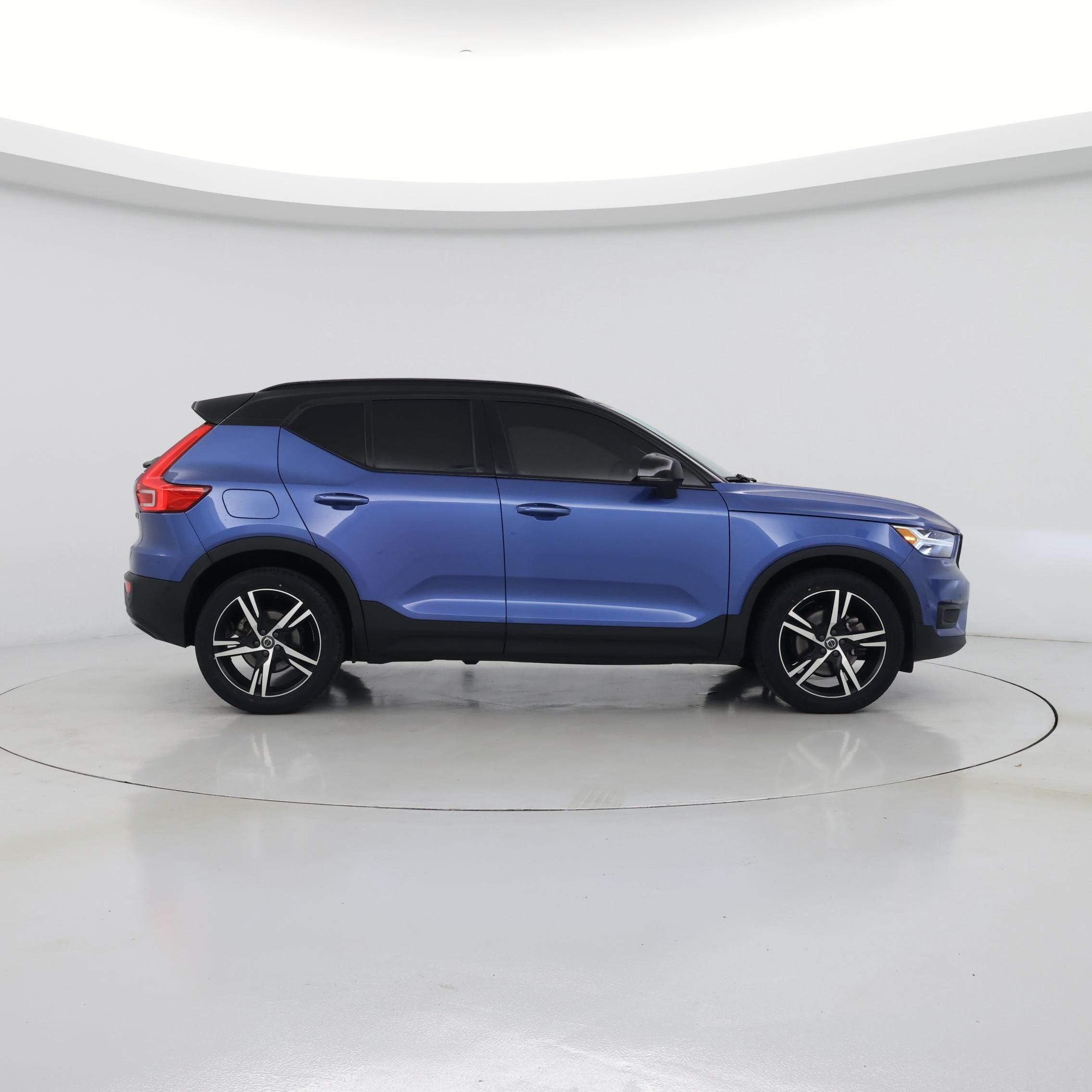 Thumbnail: 2021 Volvo XC40 - 7