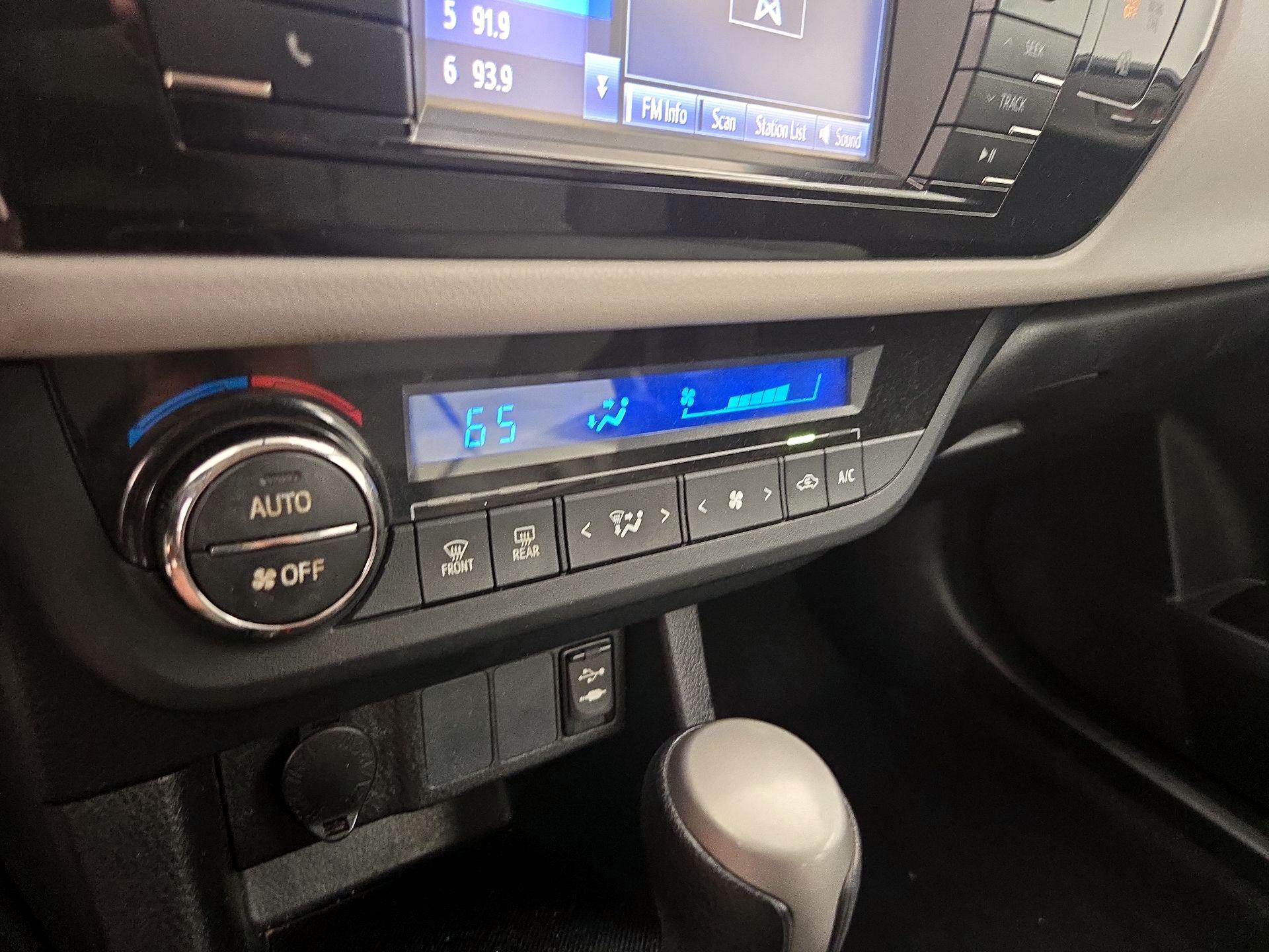 Thumbnail: 2016 Toyota Corolla - 16