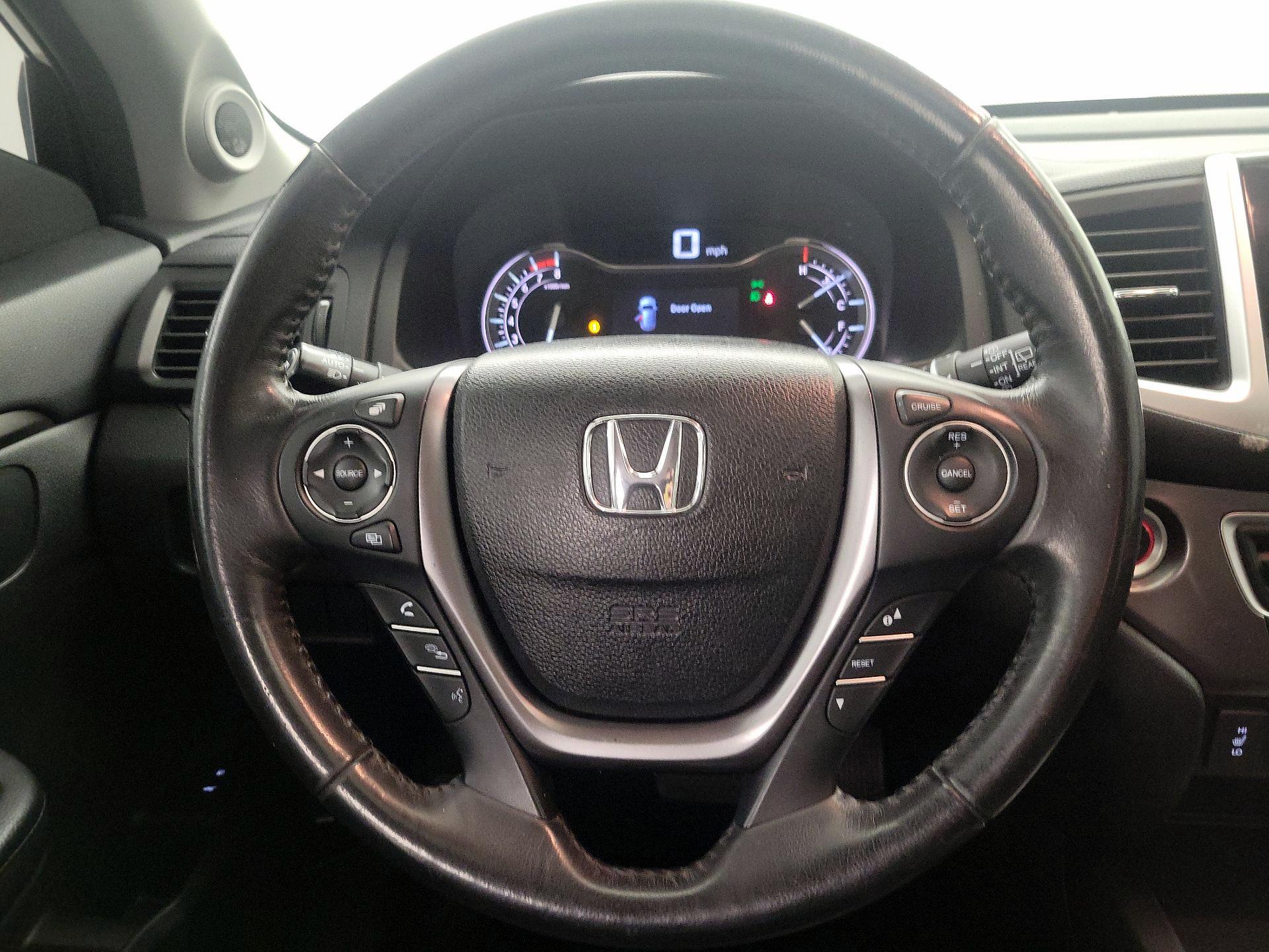 Thumbnail: 2018 Honda Pilot - 10