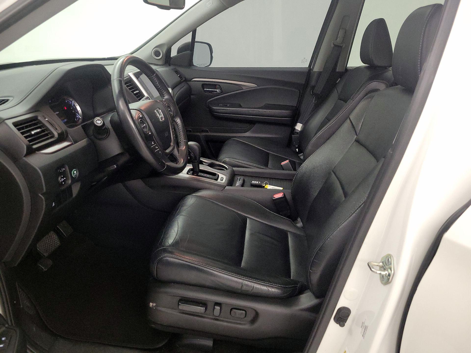Thumbnail: 2018 Honda Pilot - 11