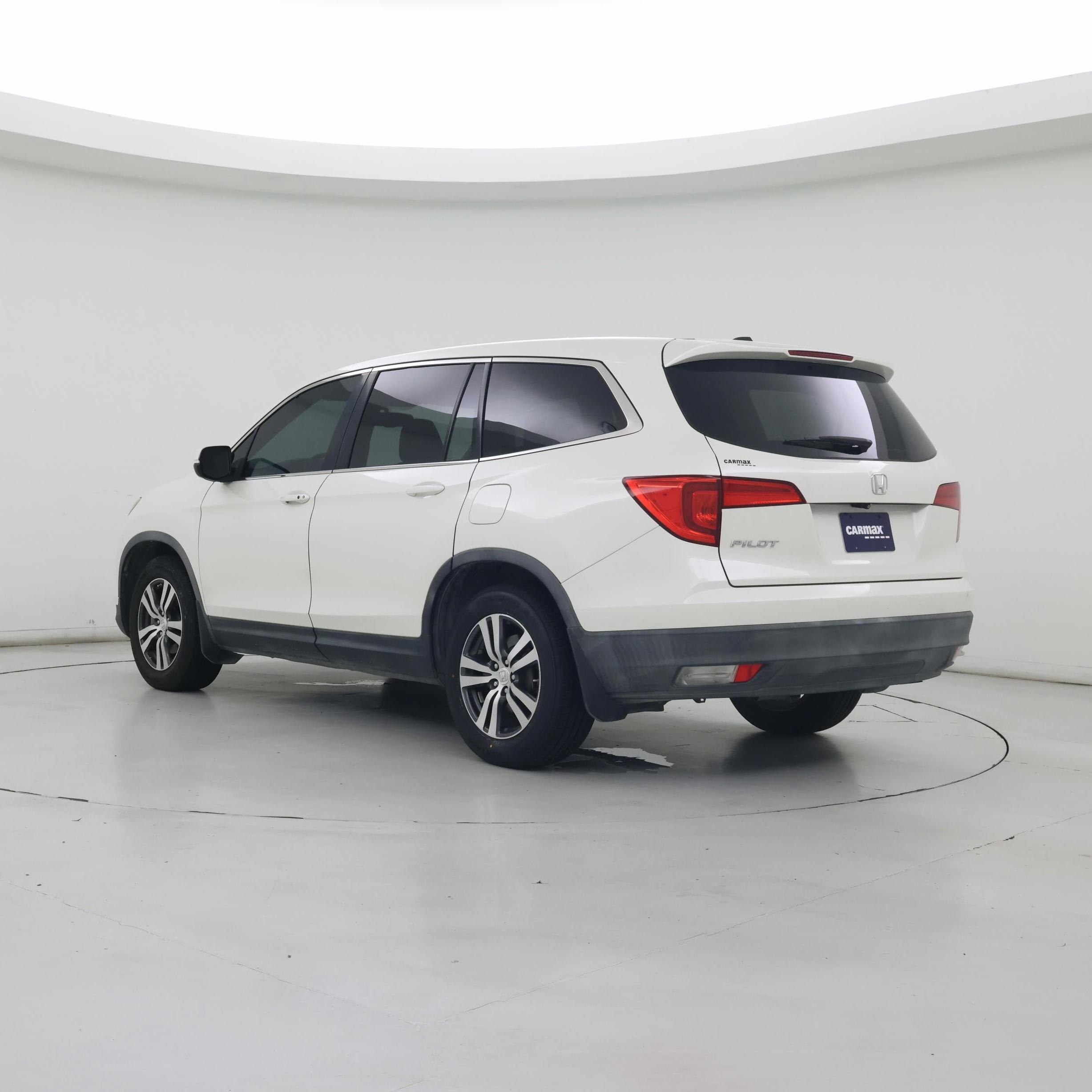 Thumbnail: 2018 Honda Pilot - 2