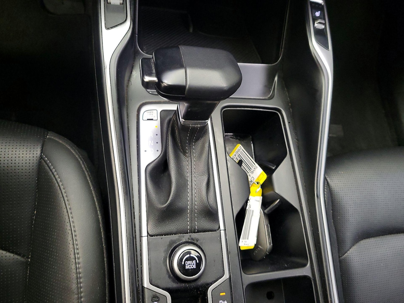 2024 Kia Sorento S - Photo 17