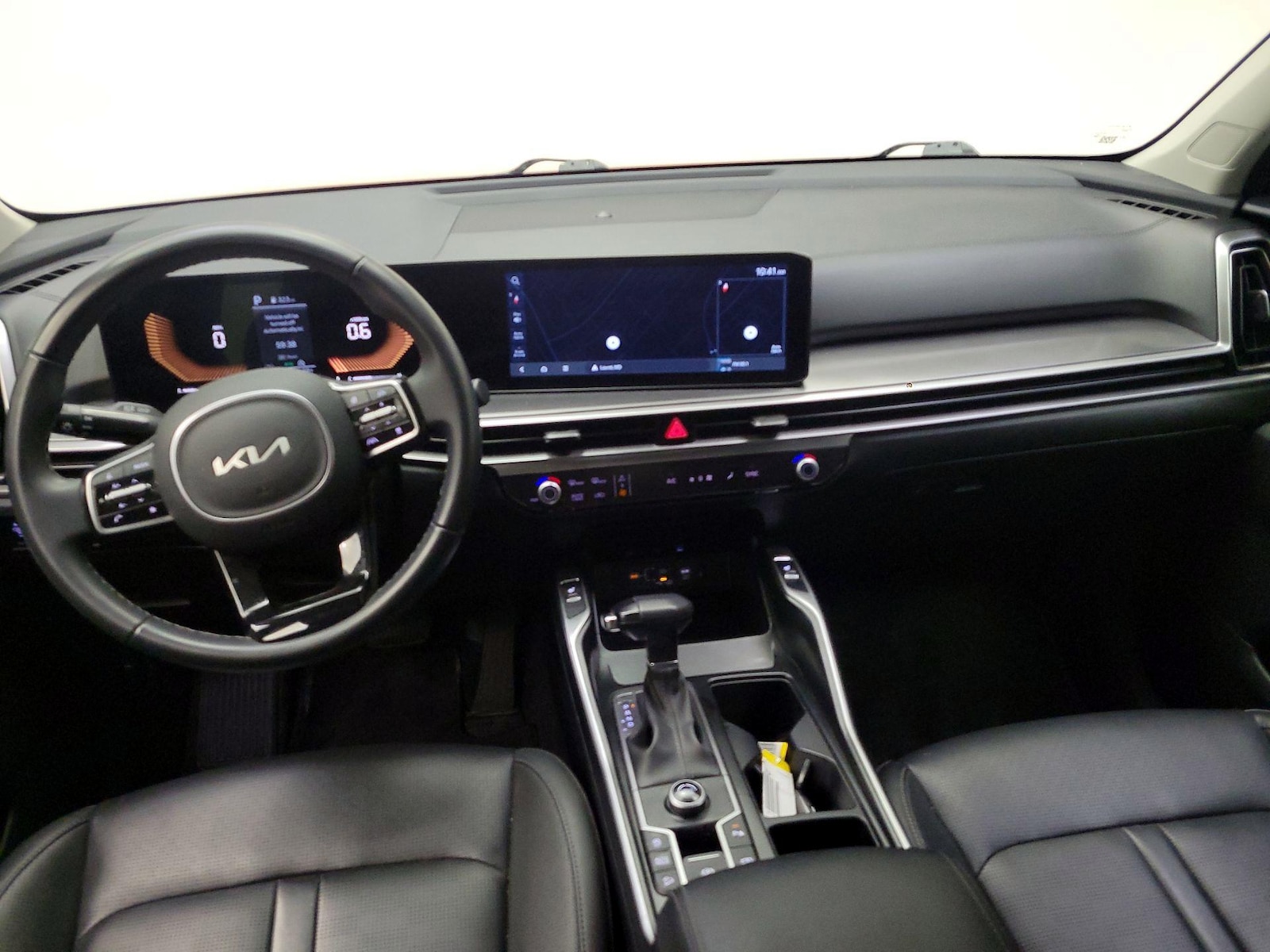 2024 Kia Sorento S - Photo 8