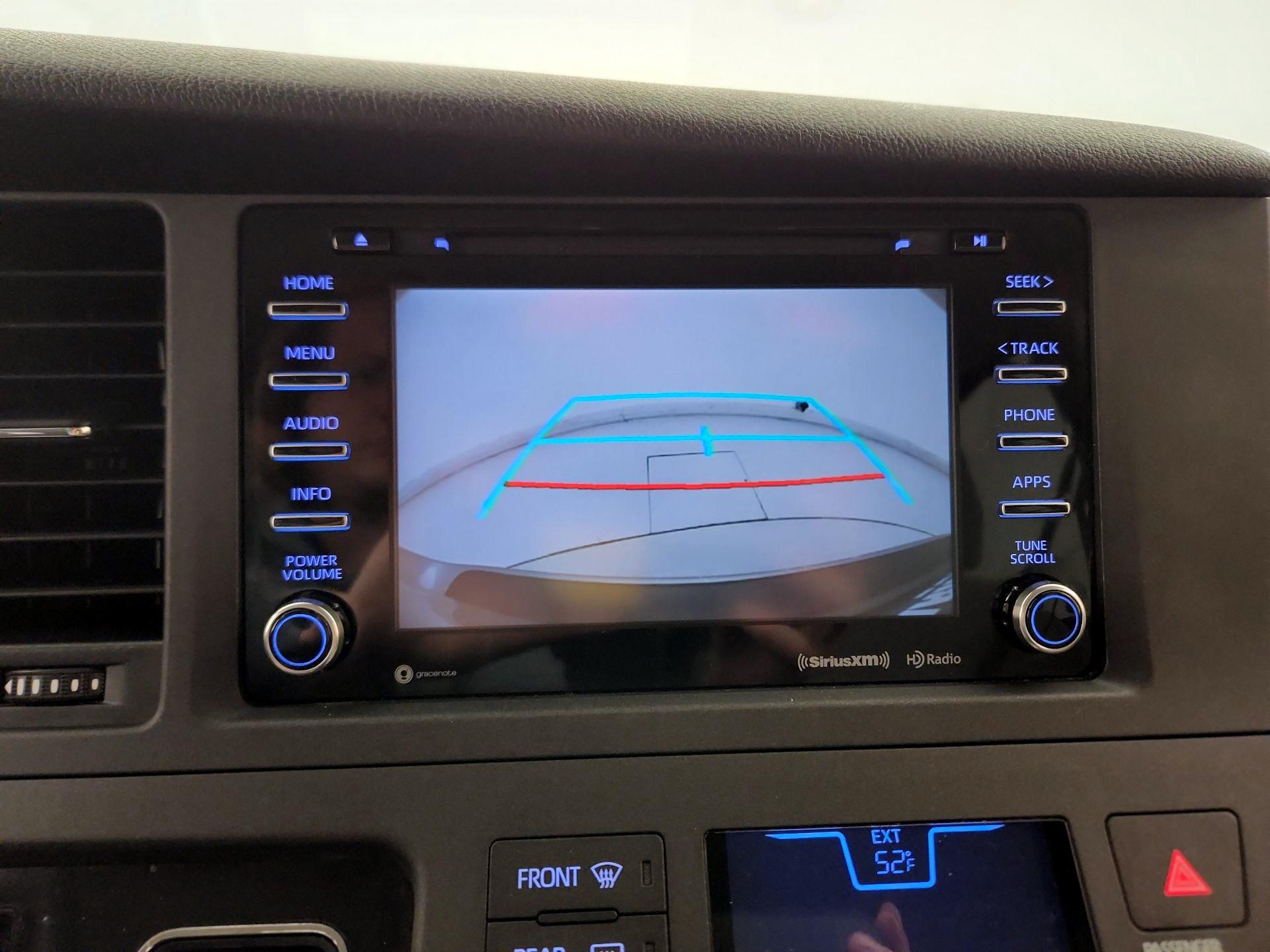 Thumbnail: 2018 Toyota Sienna - 14