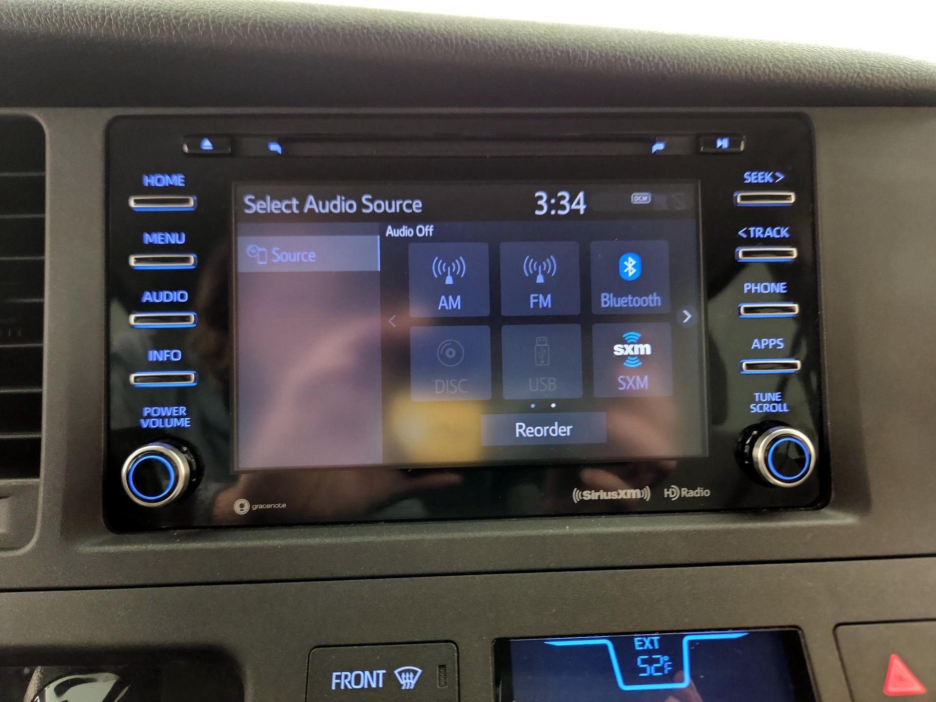 Thumbnail: 2018 Toyota Sienna - 15